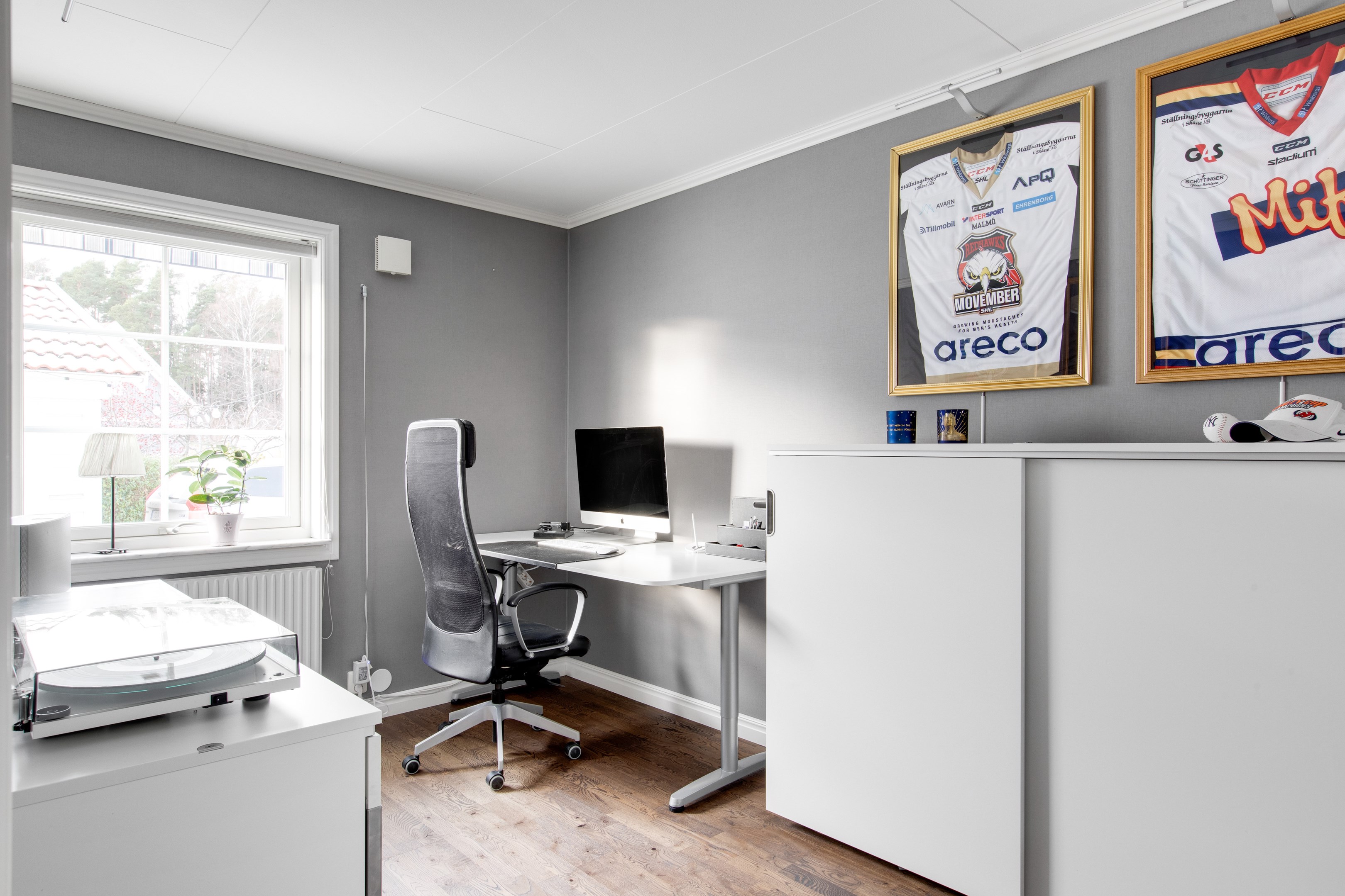 Bostadsbild från Fanstavägen 47, Såld i Lövstalöt, Uppsala