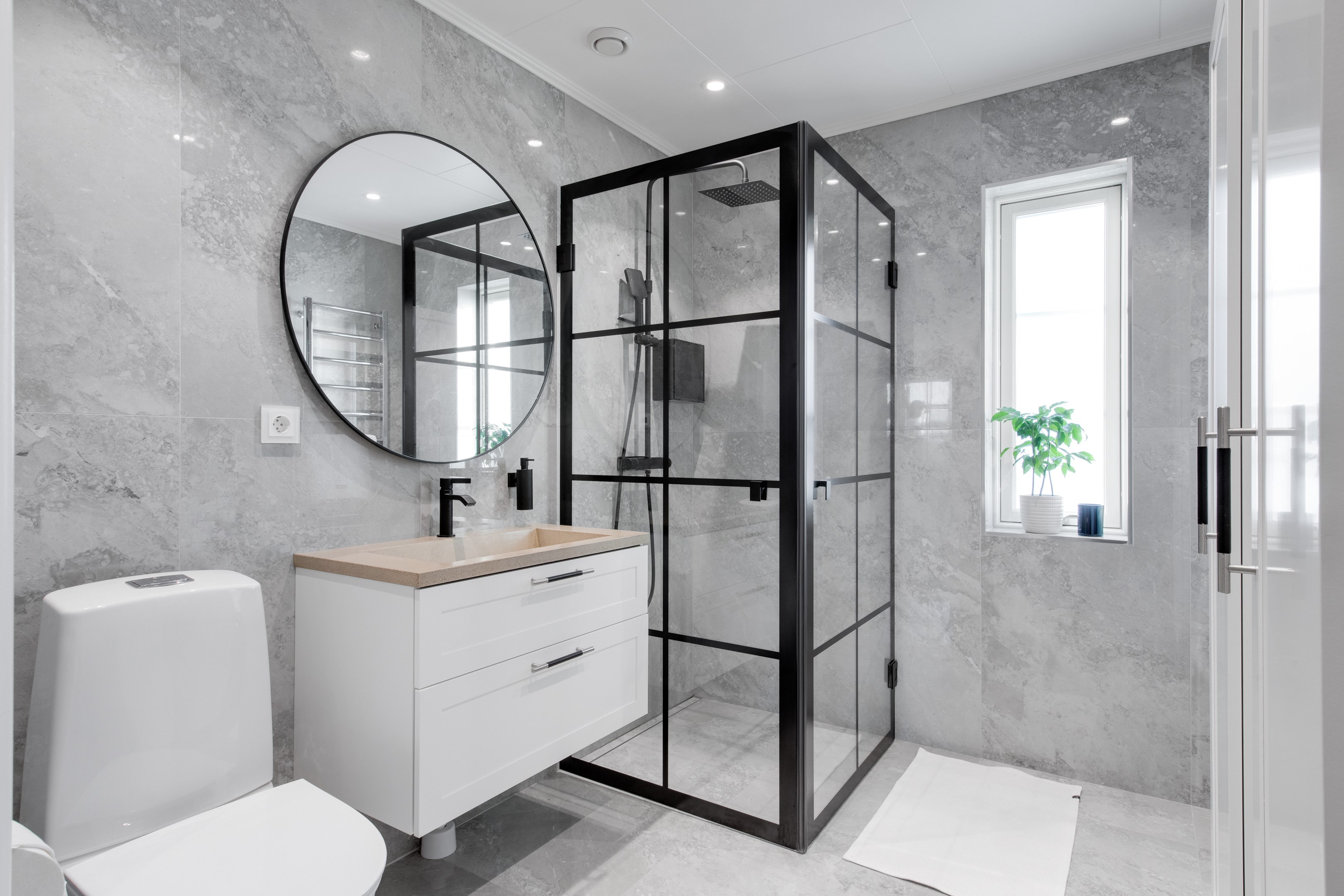 Bostadsbild från Fanstavägen 47, Såld i Lövstalöt, Uppsala