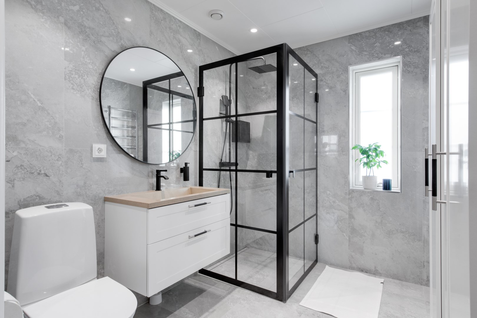 Bostadsbild från Fanstavägen 47, Såld i Lövstalöt, Uppsala