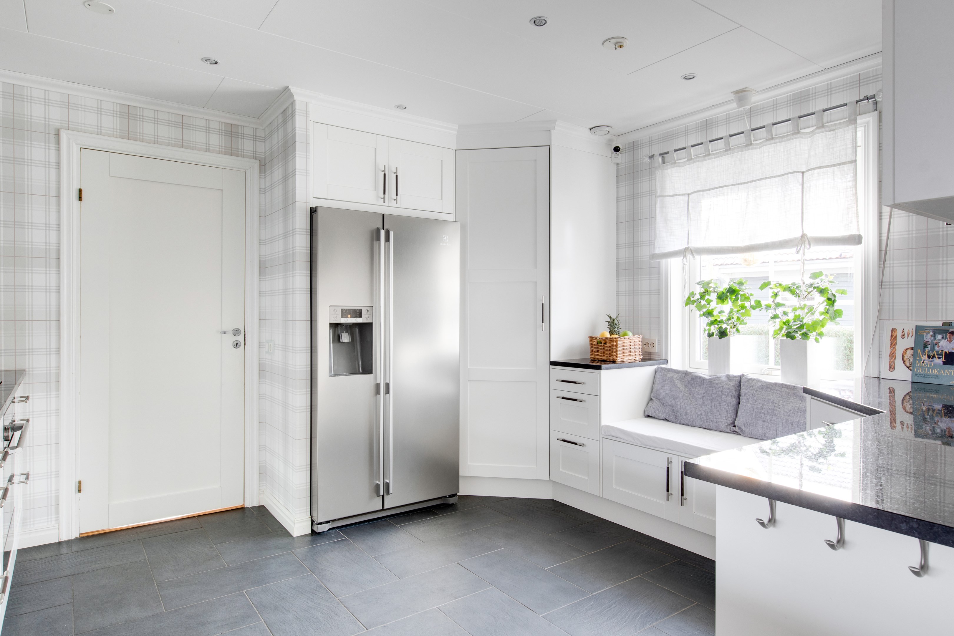 Bostadsbild från Fanstavägen 47, Såld i Lövstalöt, Uppsala