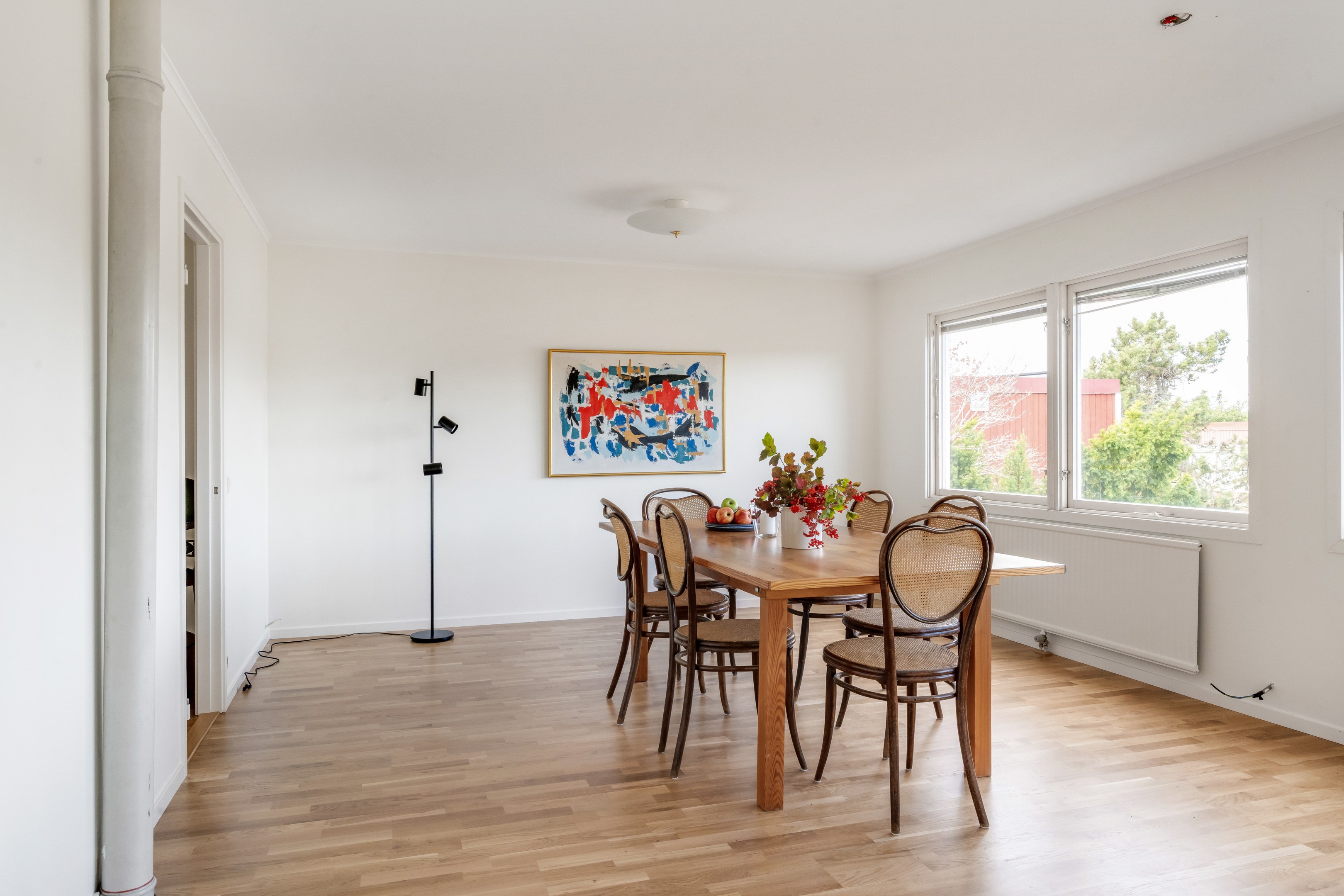 Bostadsbild från Störvägen 22, Till salu i Valsätra, Uppsala