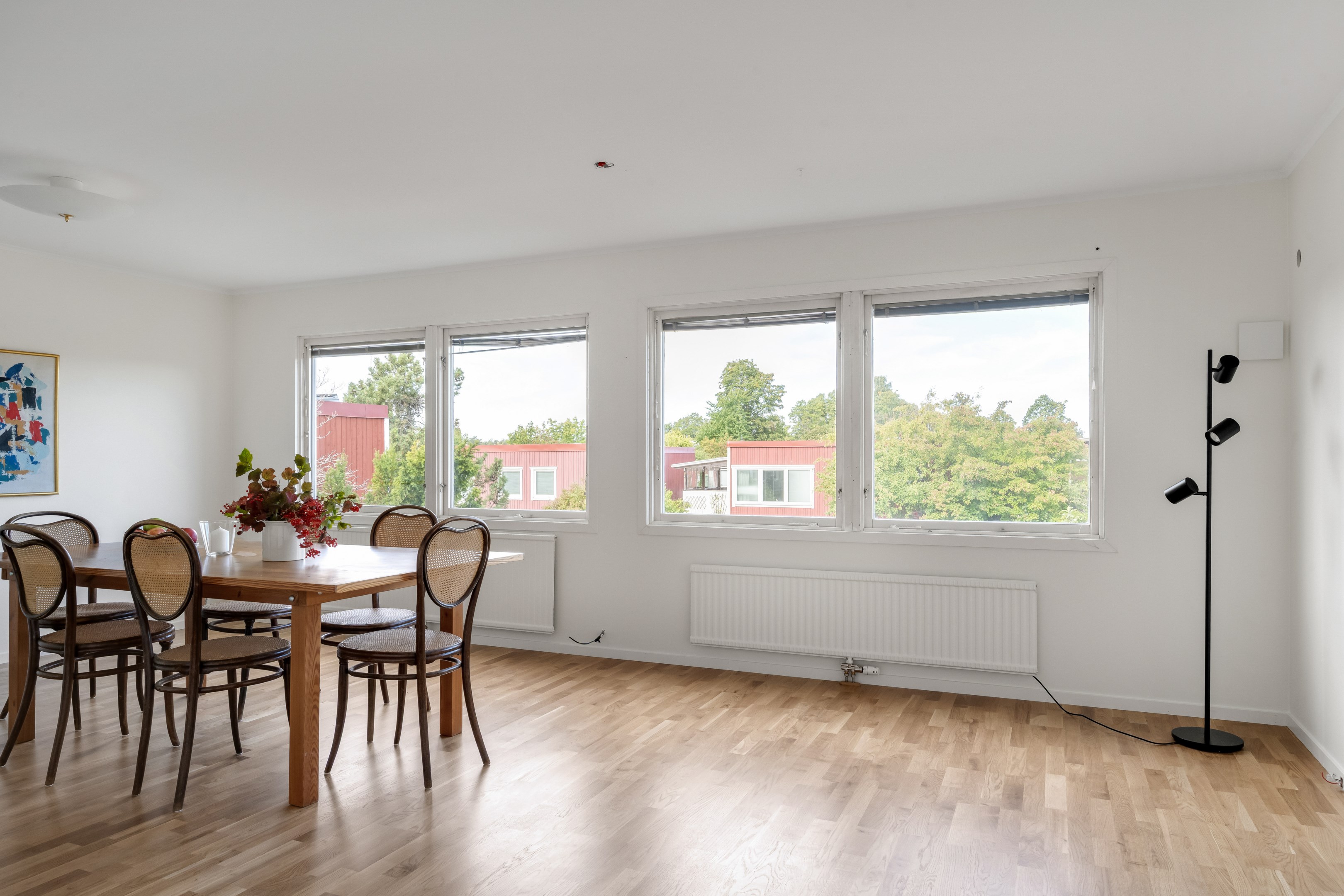 Bostadsbild från Störvägen 22, Till salu i Valsätra, Uppsala