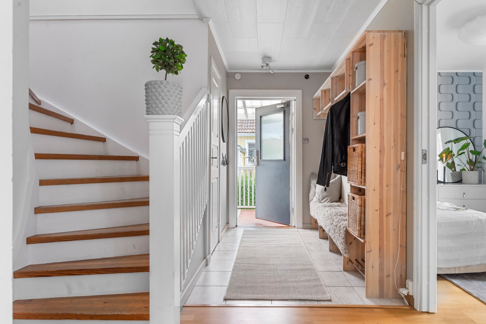 Bostadsbild från Stora Tvärvägen 4, Såld i Vänge, Uppsala