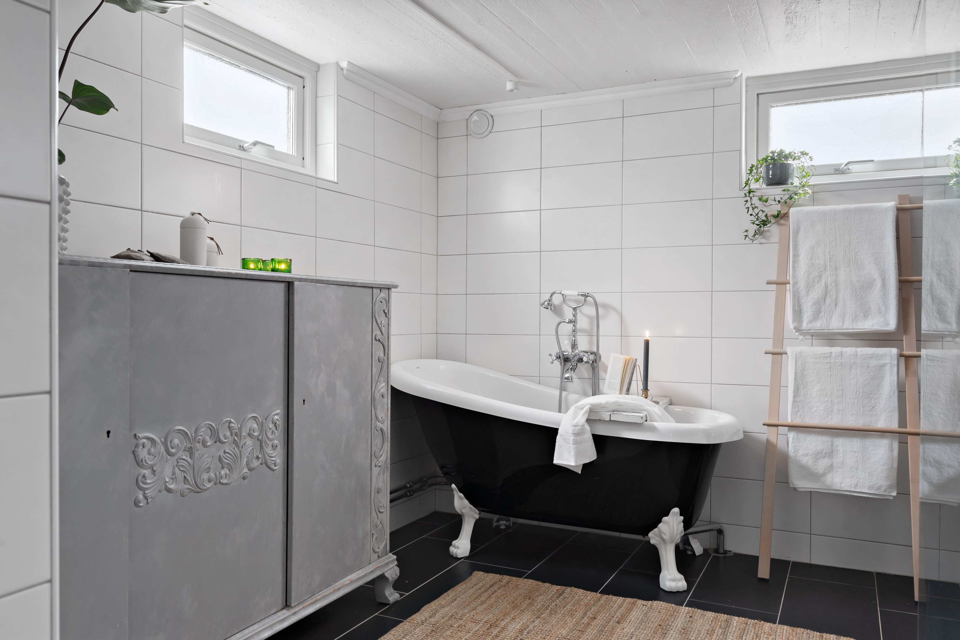 Bostadsbild från Stora Tvärvägen 4, Såld i Vänge, Uppsala