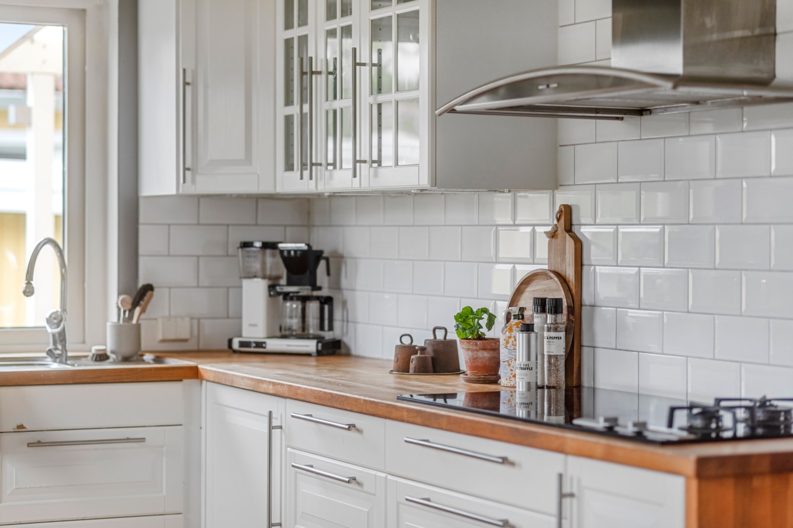 Bostadsbild från Stora Tvärvägen 4, Såld i Vänge, Uppsala