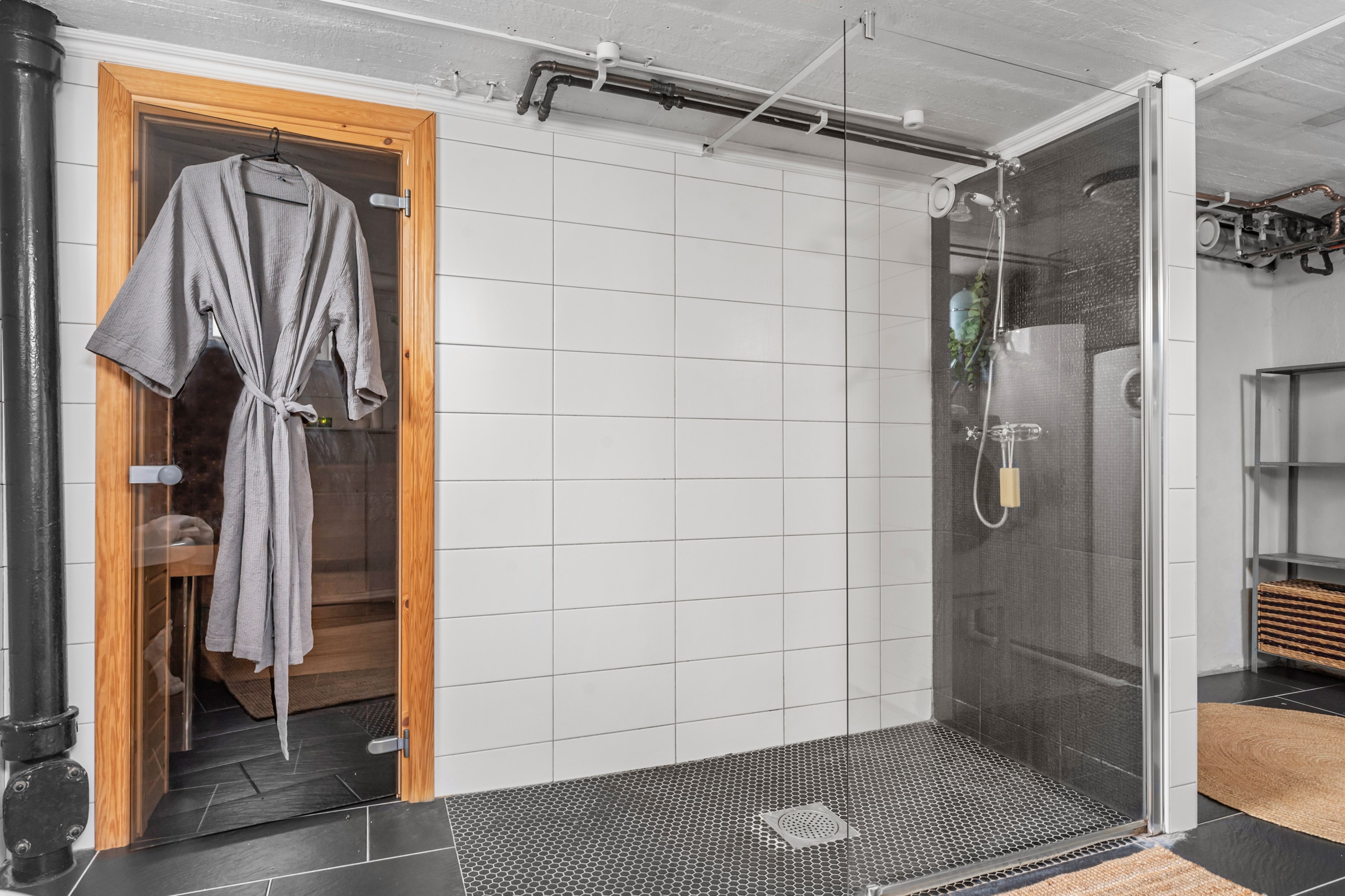 Bostadsbild från Stora Tvärvägen 4, Såld i Vänge, Uppsala