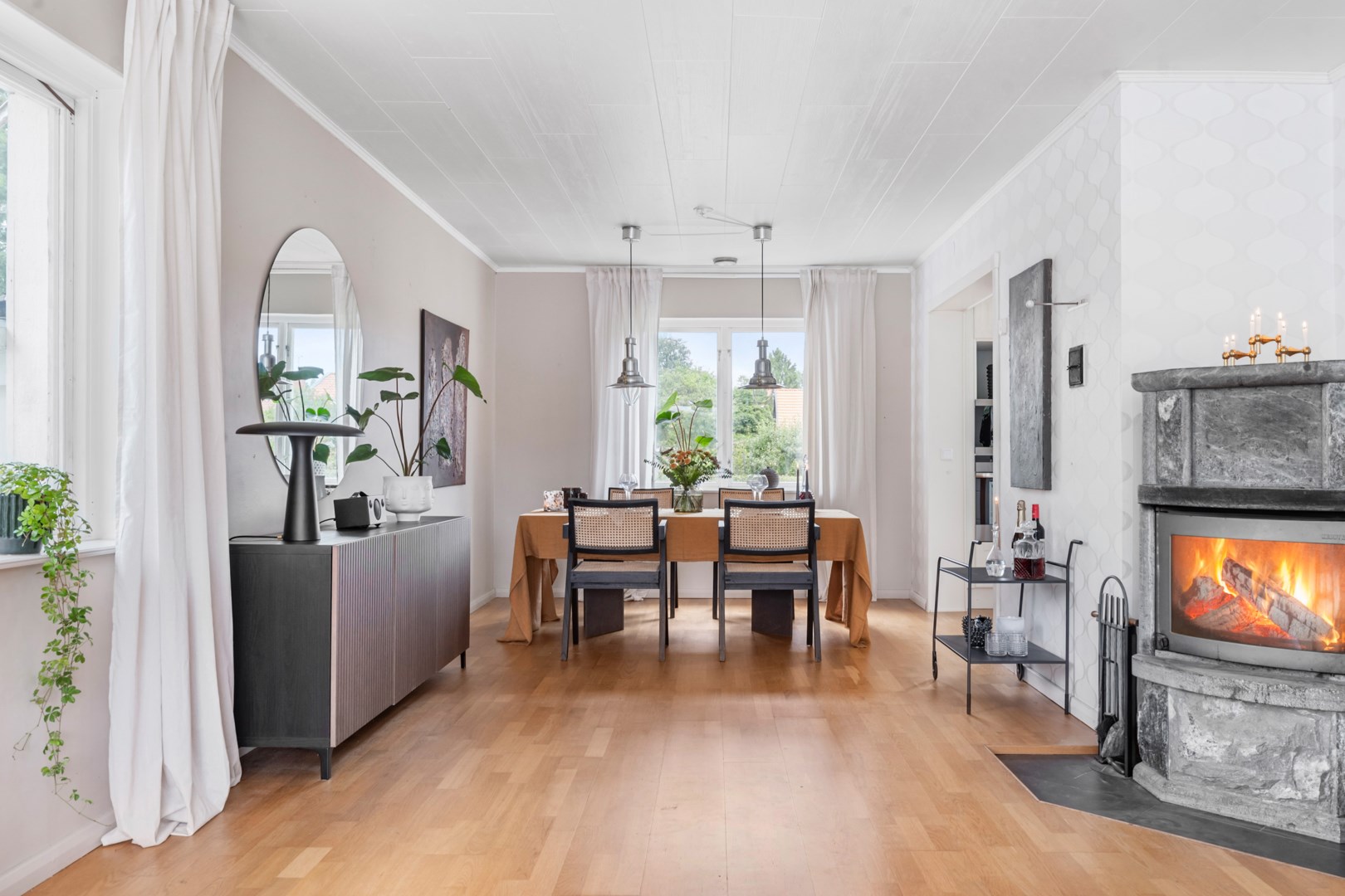 Bostadsbild från Stora Tvärvägen 4, Såld i Vänge, Uppsala