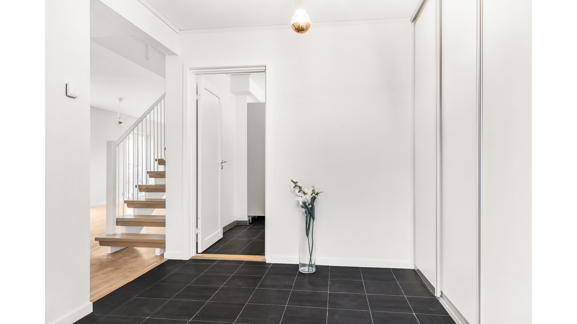 Bostadsbild från Alkällsvägen 36, Såld i Lindbacken, Uppsala