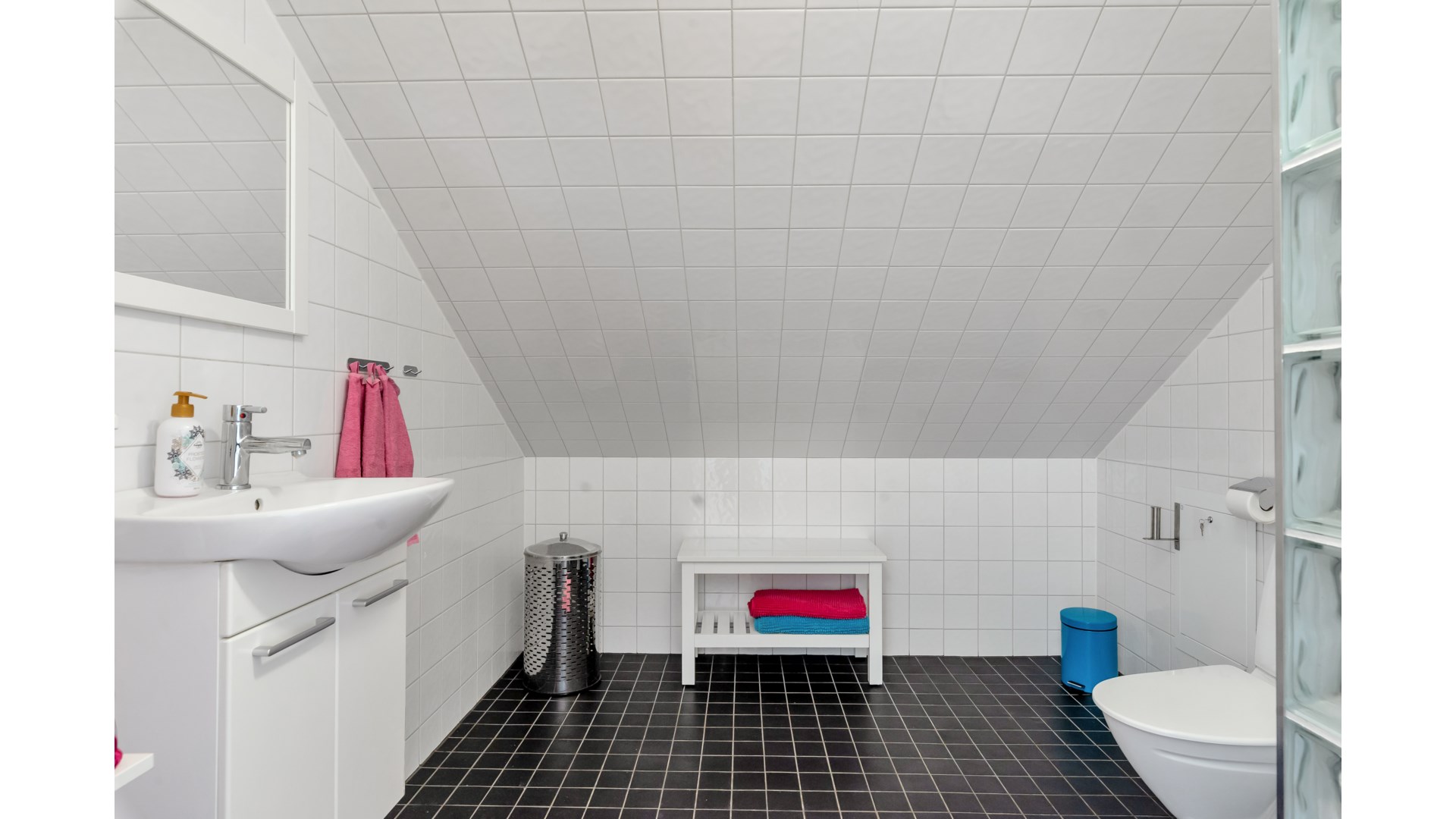 Bostadsbild från Annas väg 3, Såld i Starbo, Uppsala