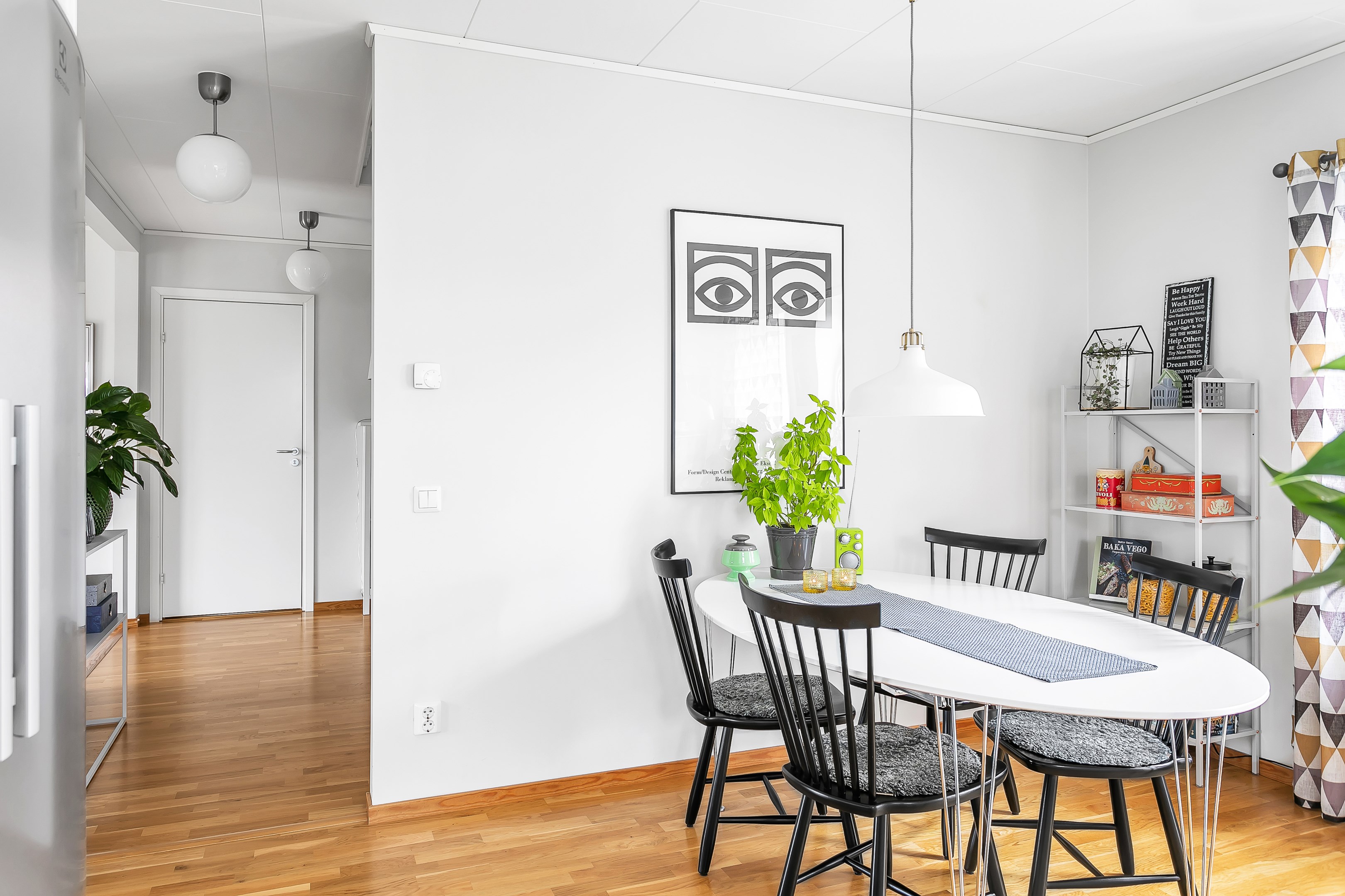 Bostadsbild från Lupinvägen 6, Såld i Lövstalöt, Uppsala