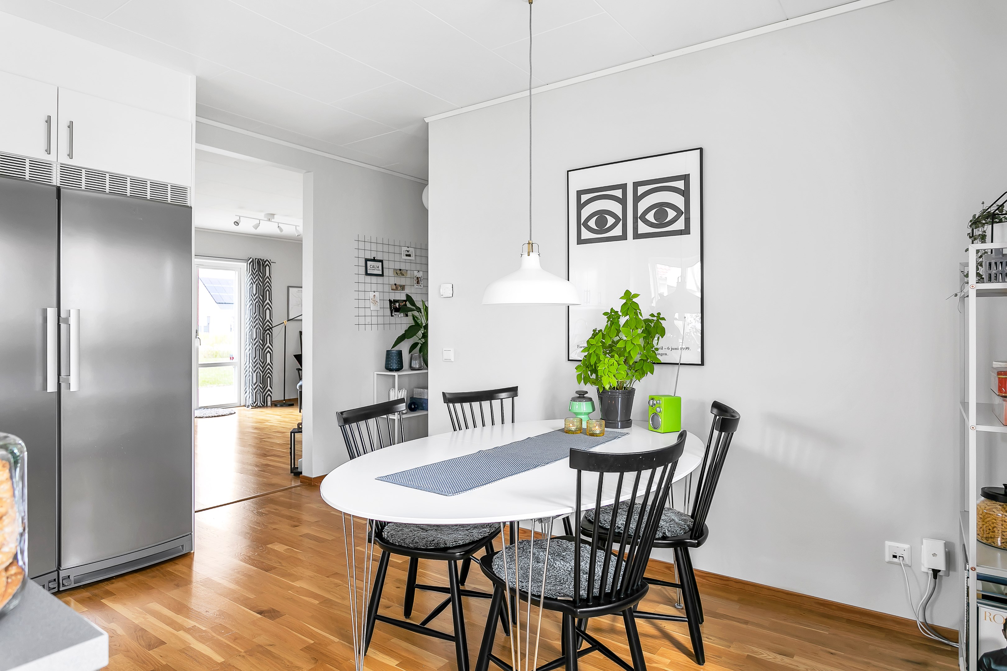 Bostadsbild från Lupinvägen 6, Såld i Lövstalöt, Uppsala