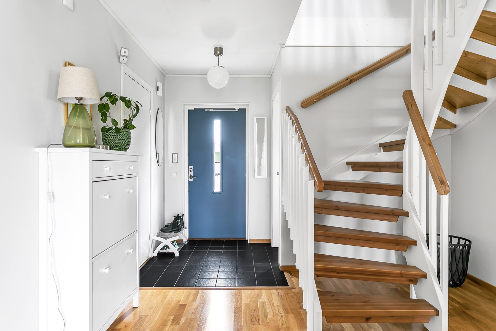 Bostadsbild från Lupinvägen 6, Såld i Lövstalöt, Uppsala