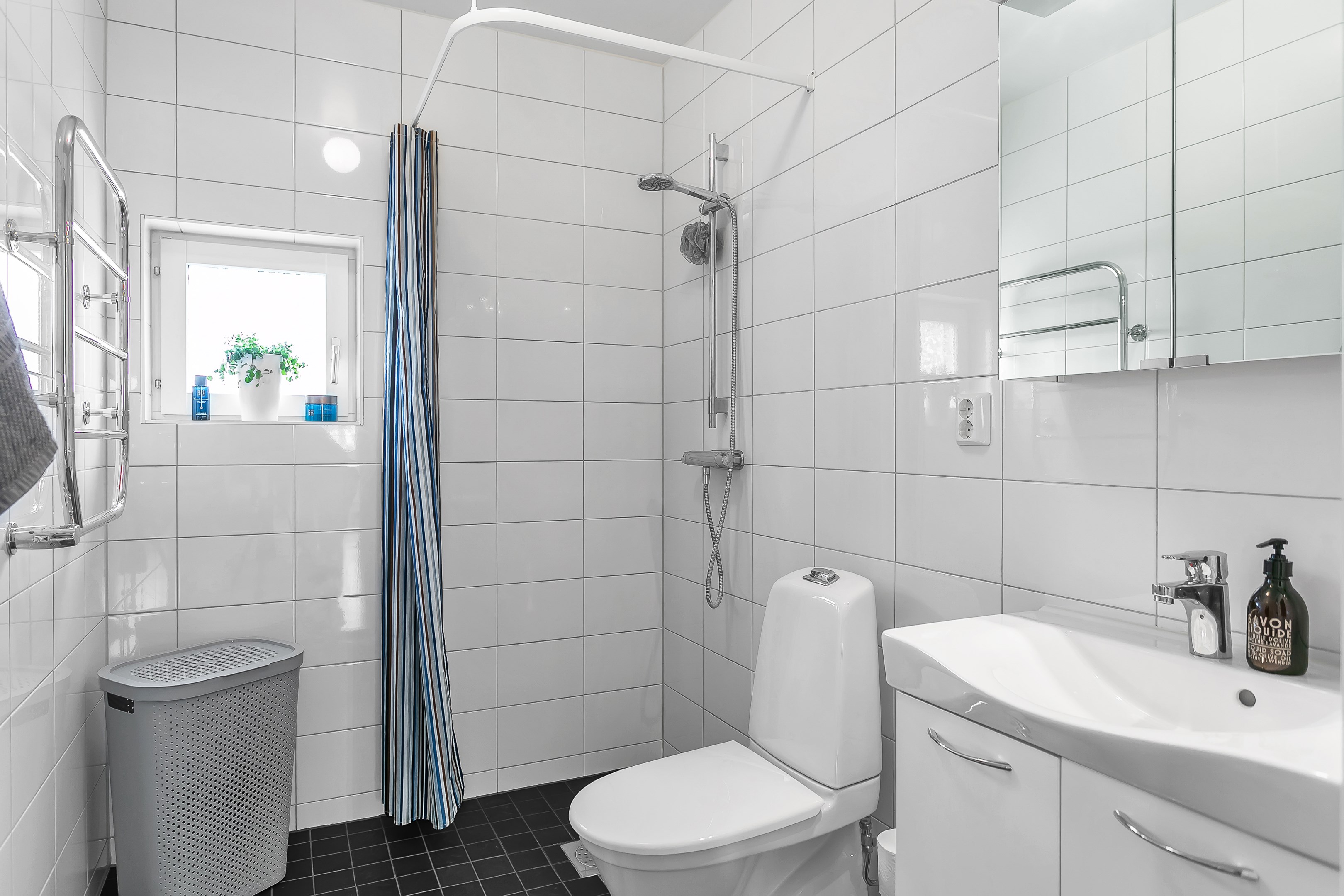 Bostadsbild från Lupinvägen 6, Såld i Lövstalöt, Uppsala