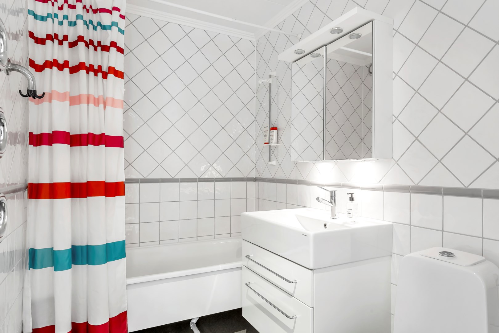 Bostadsbild från Plommonvägen 127, Såld i Västra Ängby, Knivsta