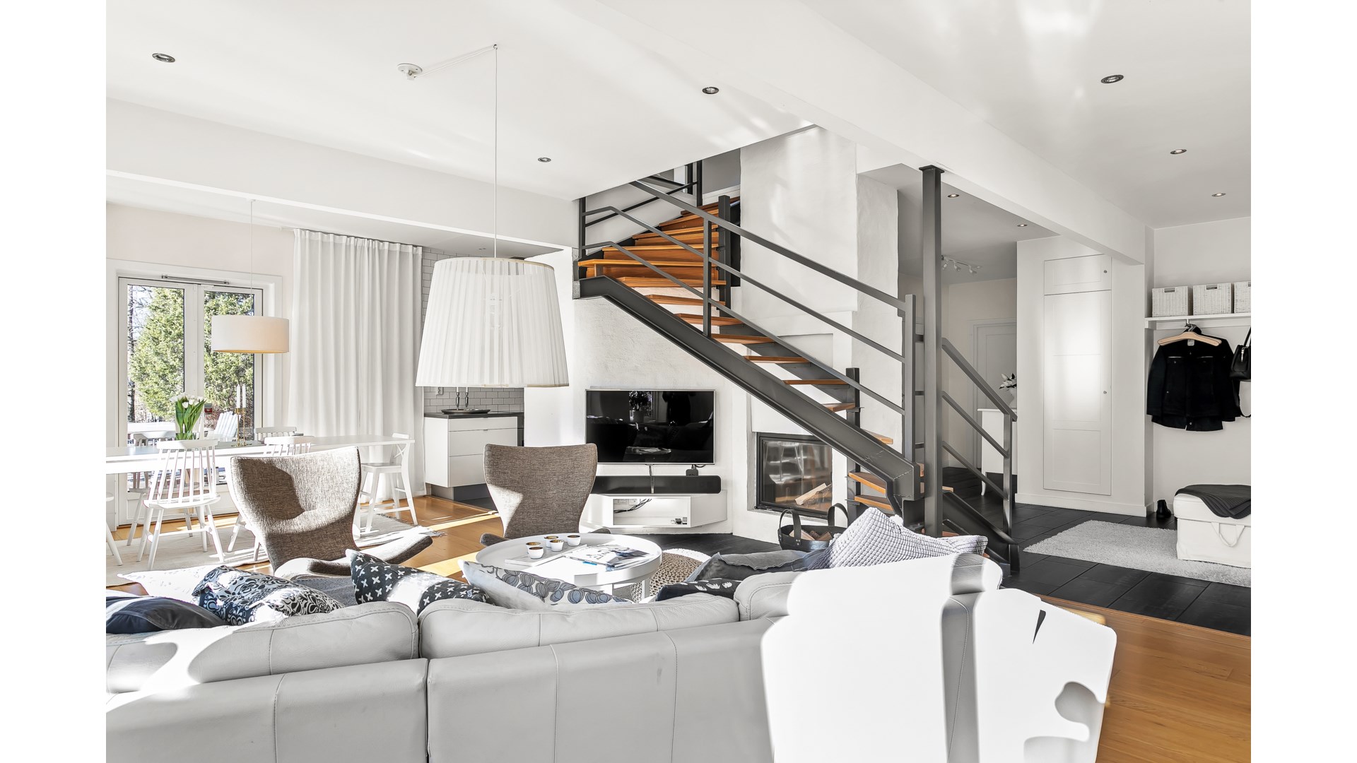 Bostadsbild från Vreta strandväg 56, Såld i Vreta, Uppsala