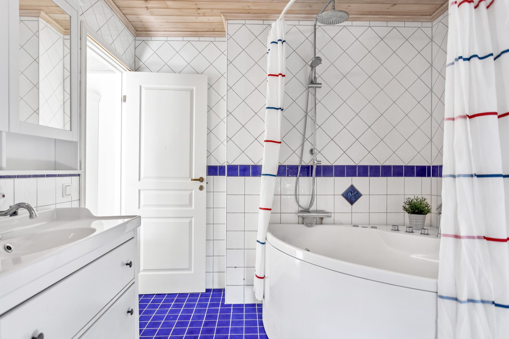 Bostadsbild från Ärnevi Hällkana 83, Såld i Funbo, Uppsala