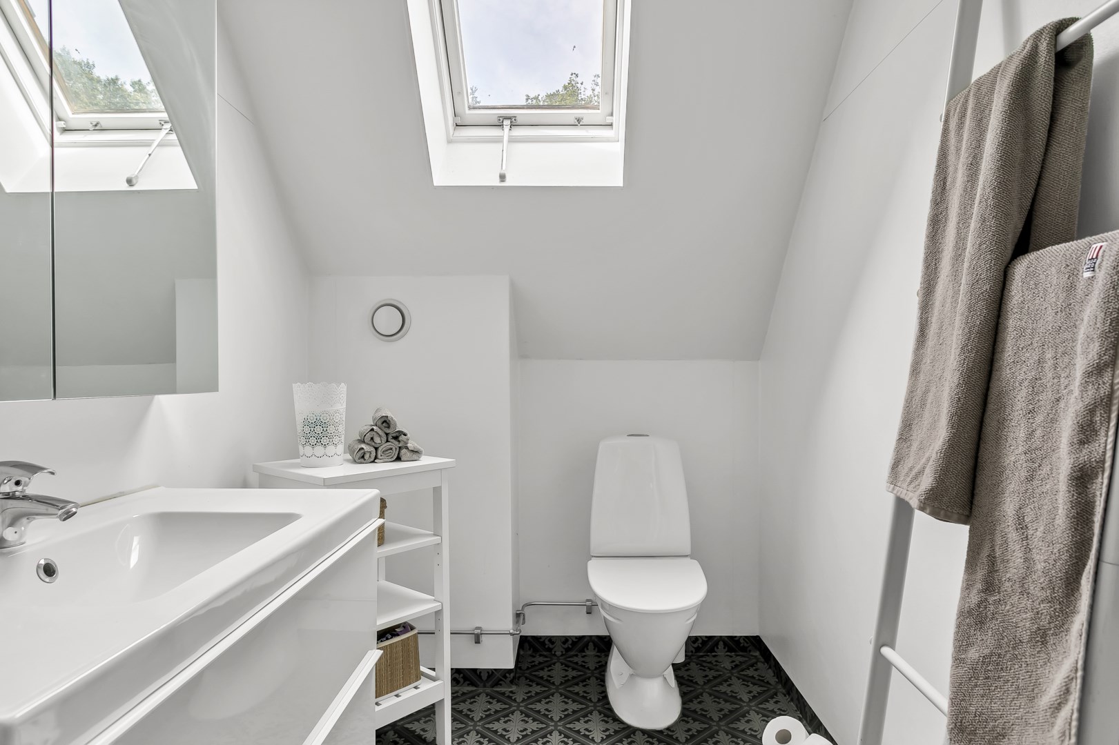 Bostadsbild från Fögderivägen 30, Såld i Bälinge, Uppsala