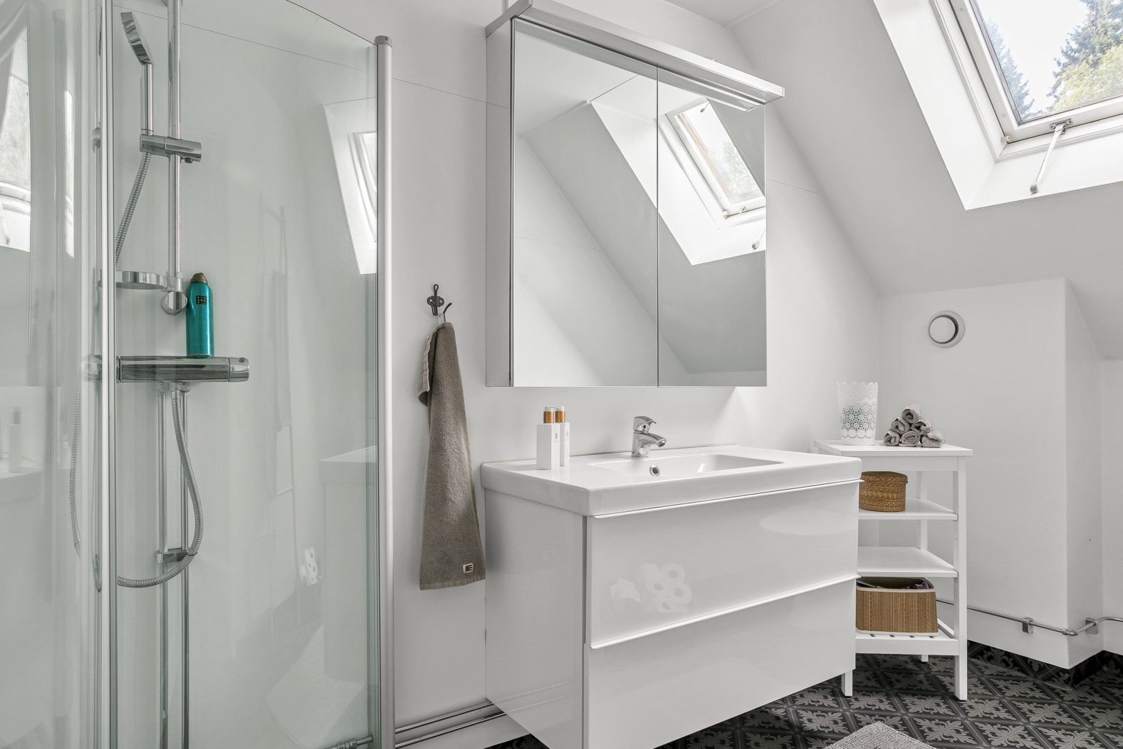 Bostadsbild från Fögderivägen 30, Såld i Bälinge, Uppsala