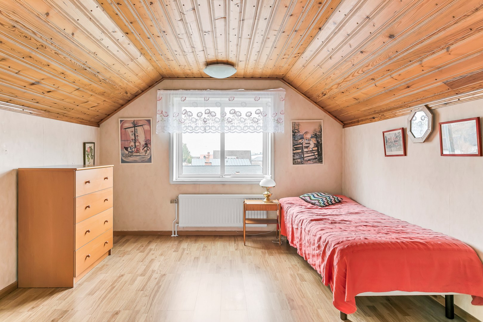 Bostadsbild från Ryttarvägen 1, Såld i Lövstalöt, Uppsala