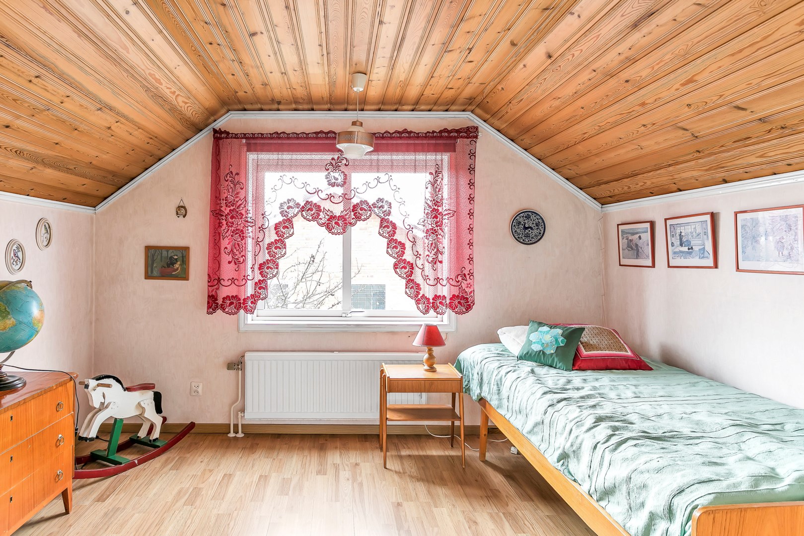 Bostadsbild från Ryttarvägen 1, Såld i Lövstalöt, Uppsala