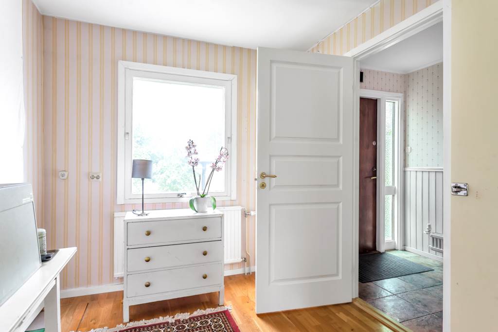 Bostadsbild från Södra Parkvägen 12A, Såld i Norby, Uppsala