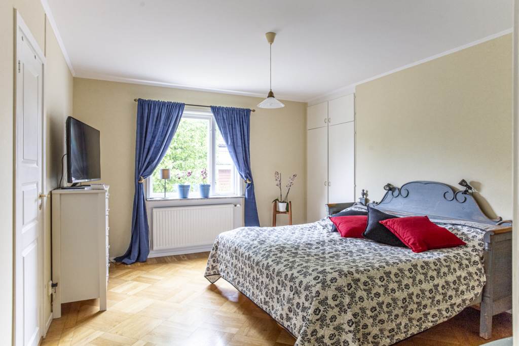 Bostadsbild från Södra Parkvägen 12A, Såld i Norby, Uppsala