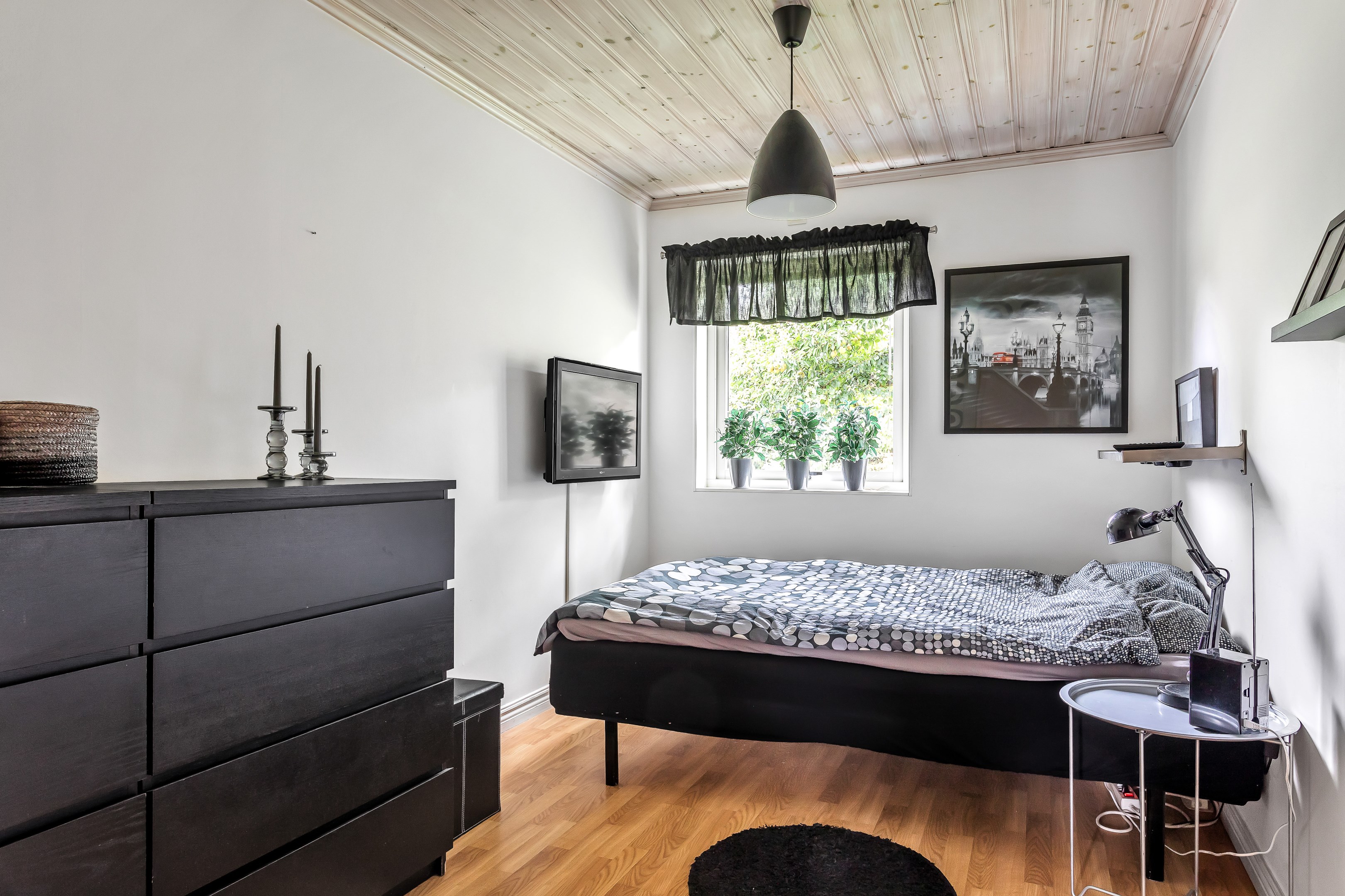 Bostadsbild från Sandmovägen 2, Såld i Valsätra, Uppsala