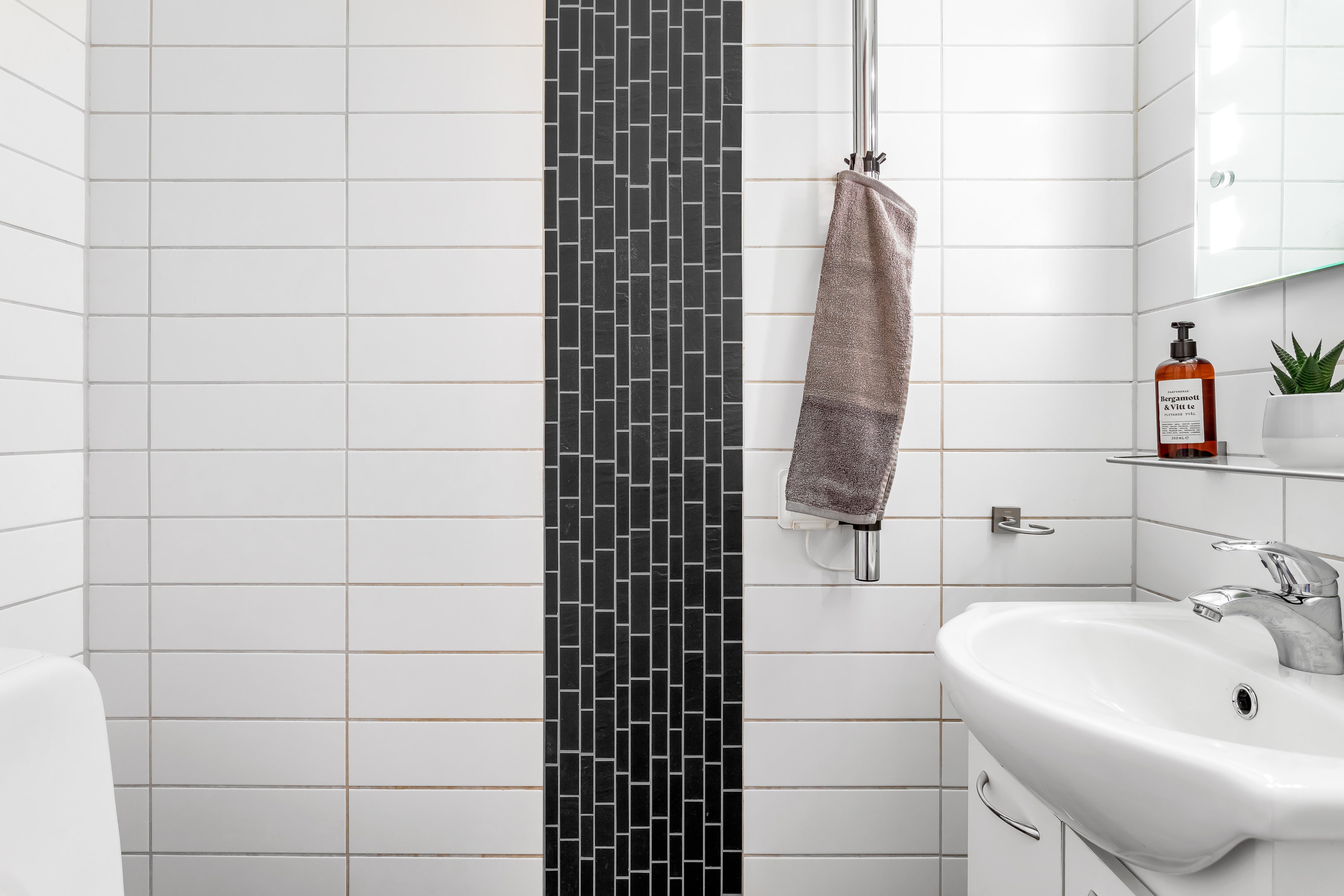 Bostadsbild från Arkitektvägen 60, Såld i Vänge, Uppsala