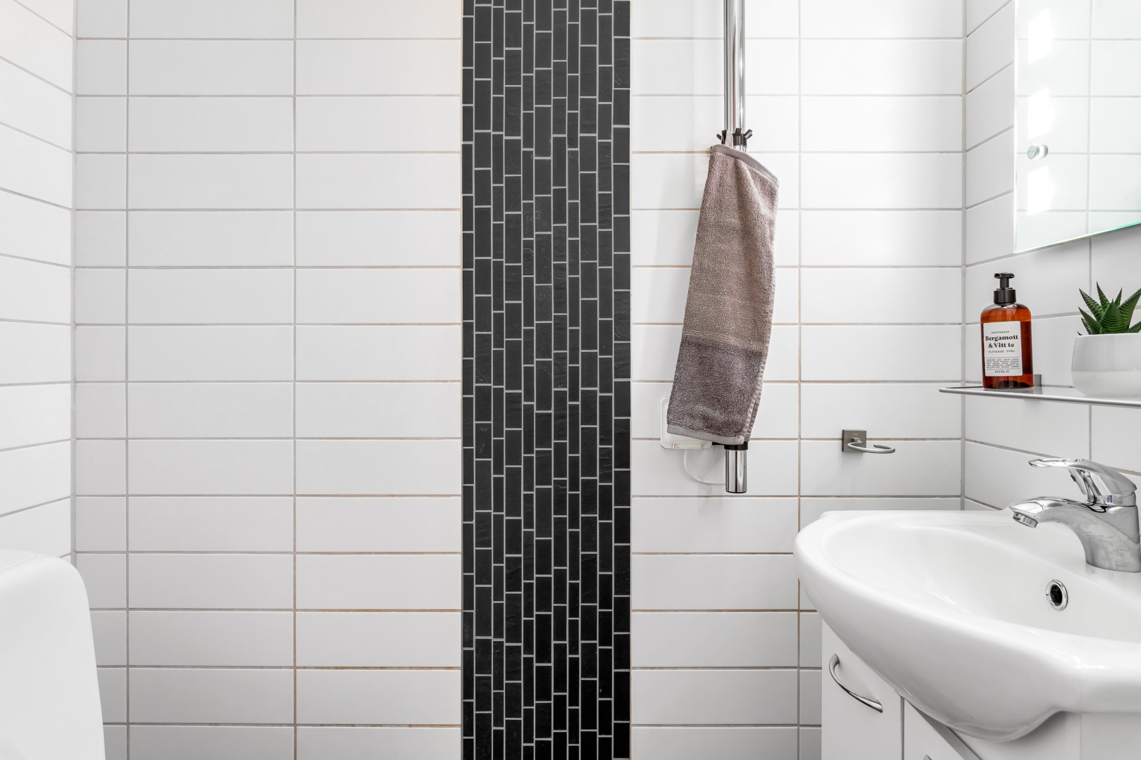 Bostadsbild från Arkitektvägen 60, Såld i Vänge, Uppsala