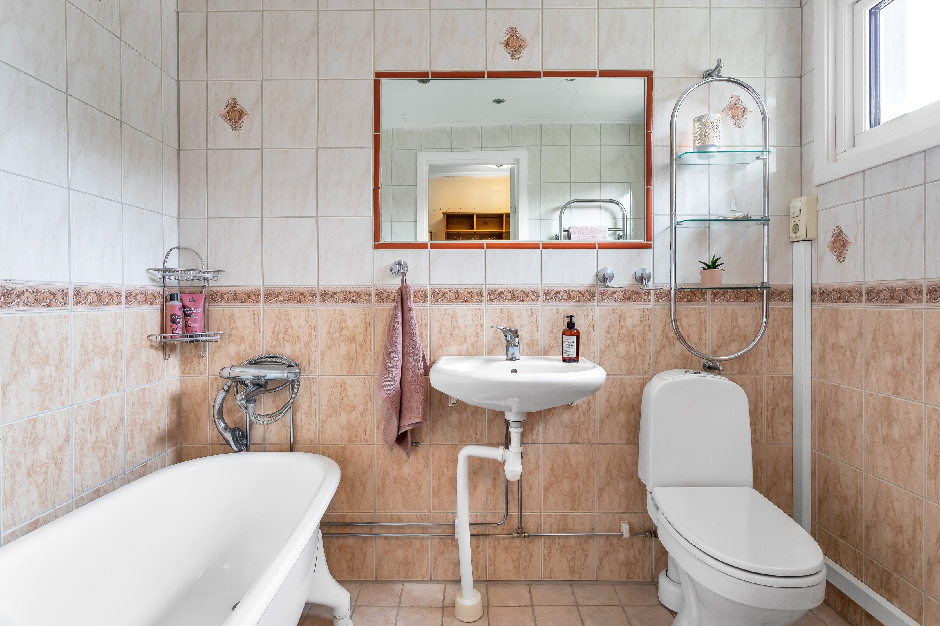 Bostadsbild från Arkitektvägen 60, Såld i Vänge, Uppsala