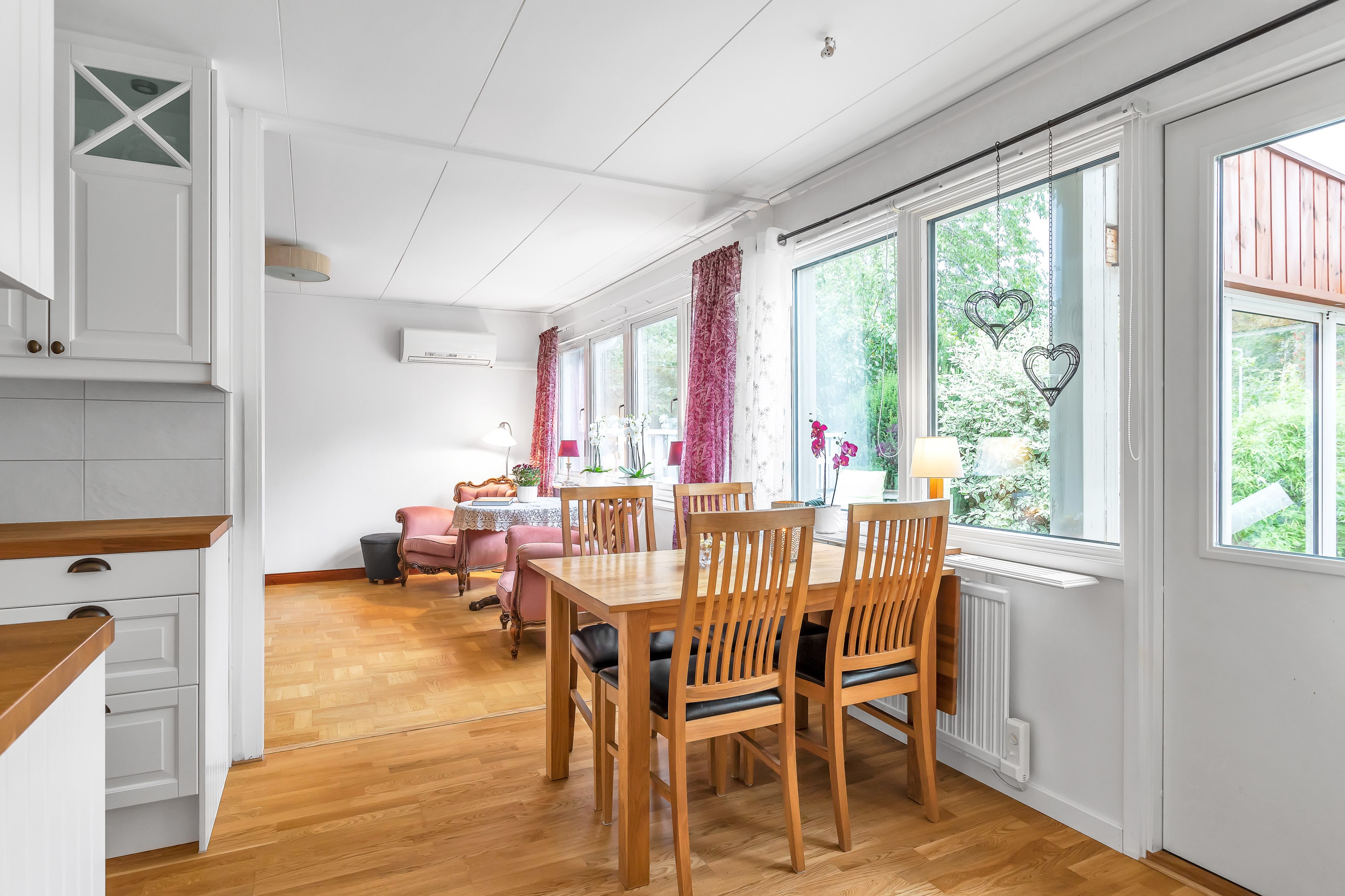 Bostadsbild från Arkitektvägen 60, Såld i Vänge, Uppsala