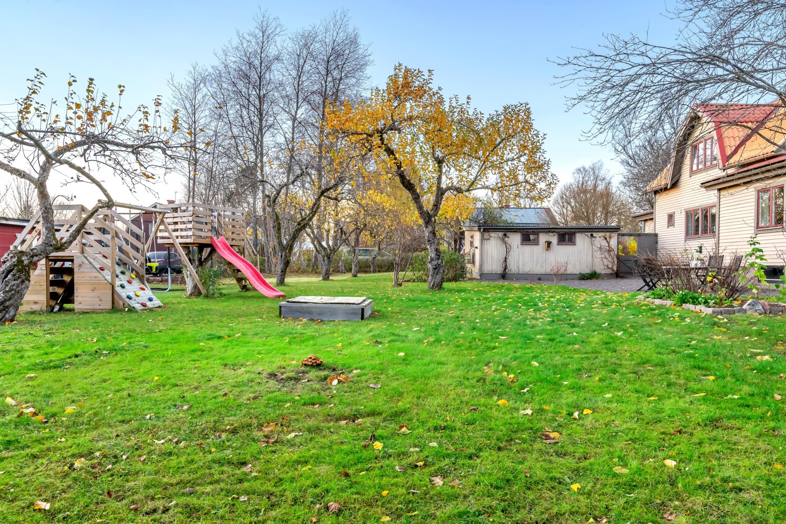 Bostadsbild från Brunna björkväg 5, Såld i Vänge, Uppsala