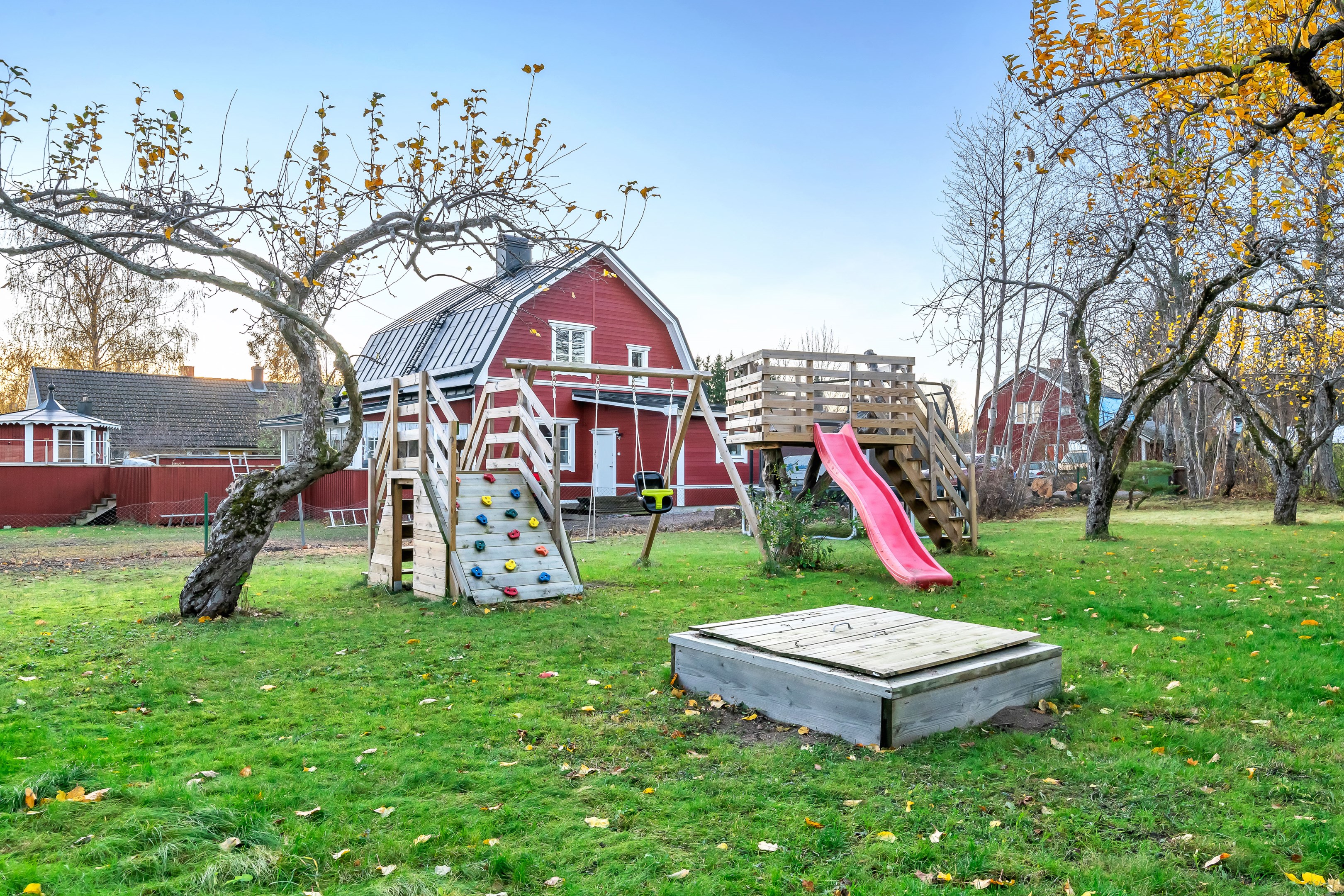 Bostadsbild från Brunna björkväg 5, Såld i Vänge, Uppsala