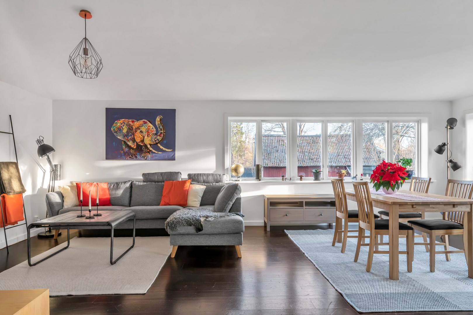 Bostadsbild från Brunna björkväg 5, Såld i Vänge, Uppsala