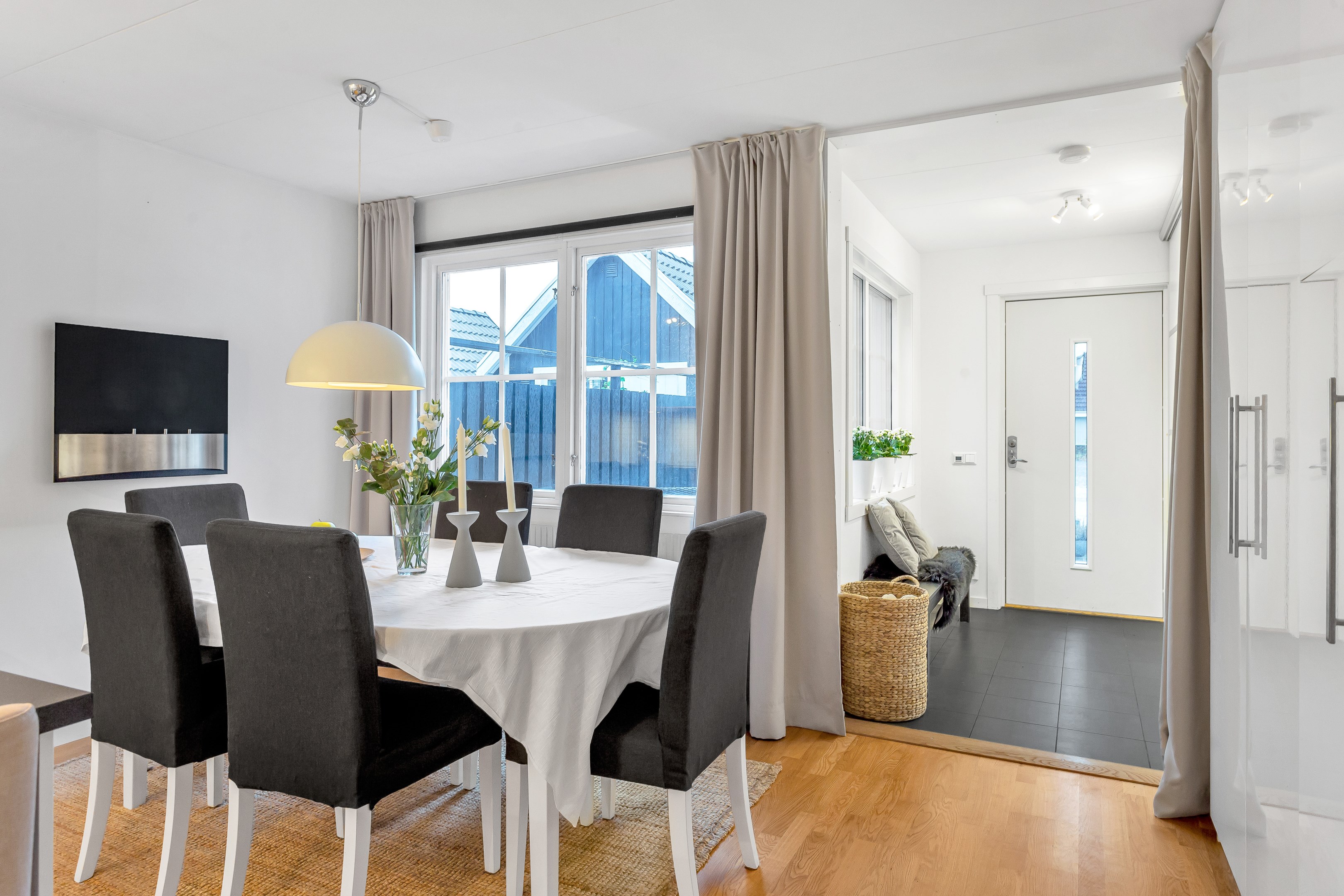 Bostadsbild från Handarbetsvägen 45, Såld i Nåntuna, Uppsala