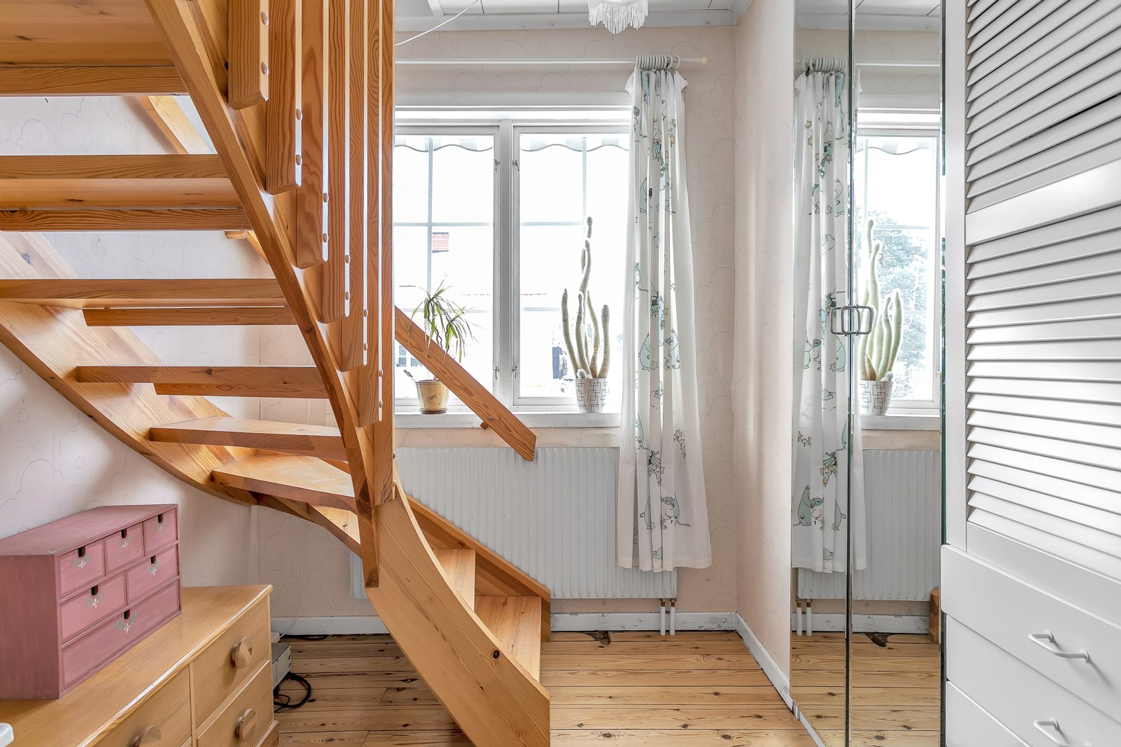 Inre trappa till vind