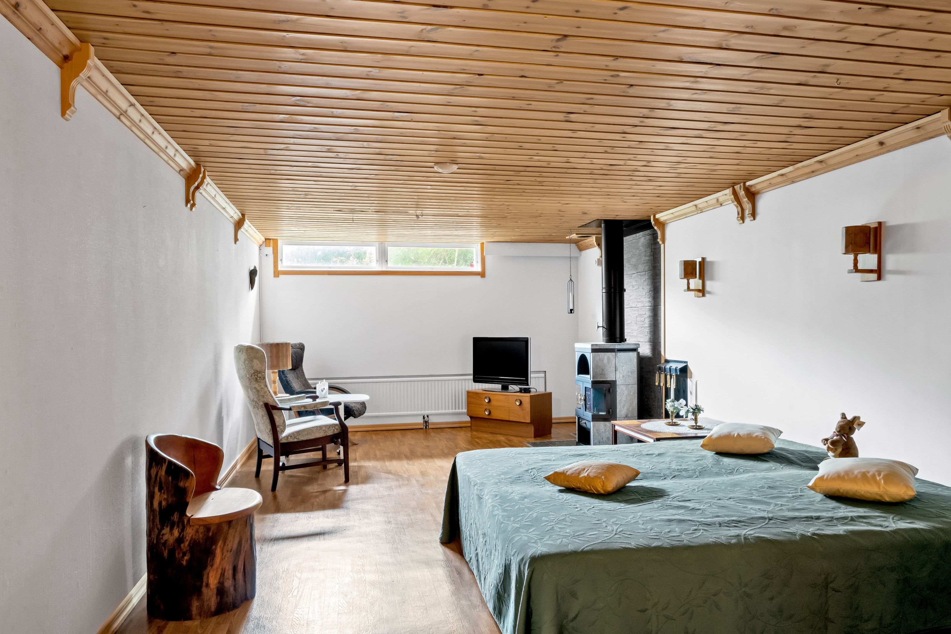 Bostadsbild från Ullsaxvägen 16, Såld i Valsätra, Uppsala