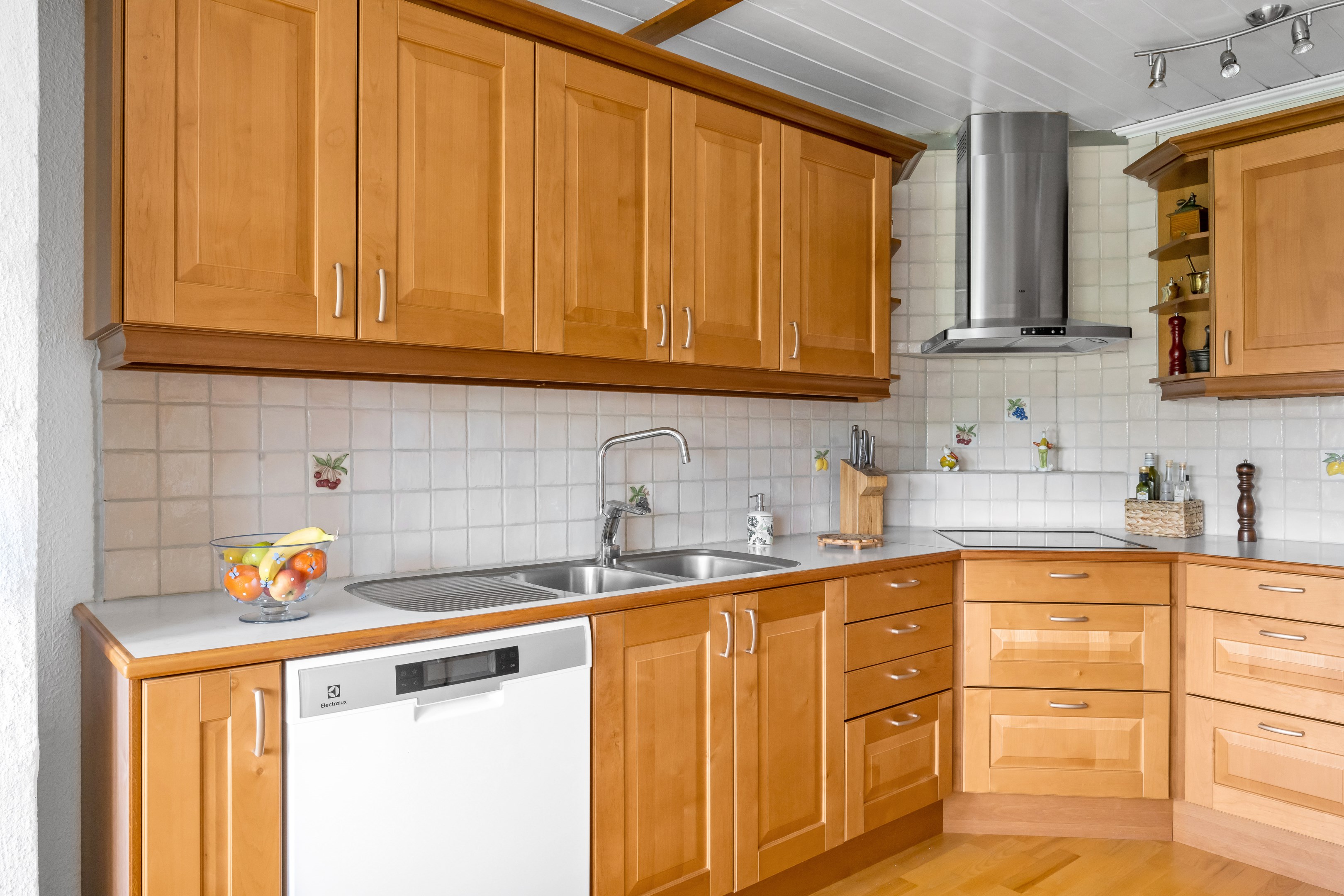 Bostadsbild från Ullsaxvägen 16, Såld i Valsätra, Uppsala