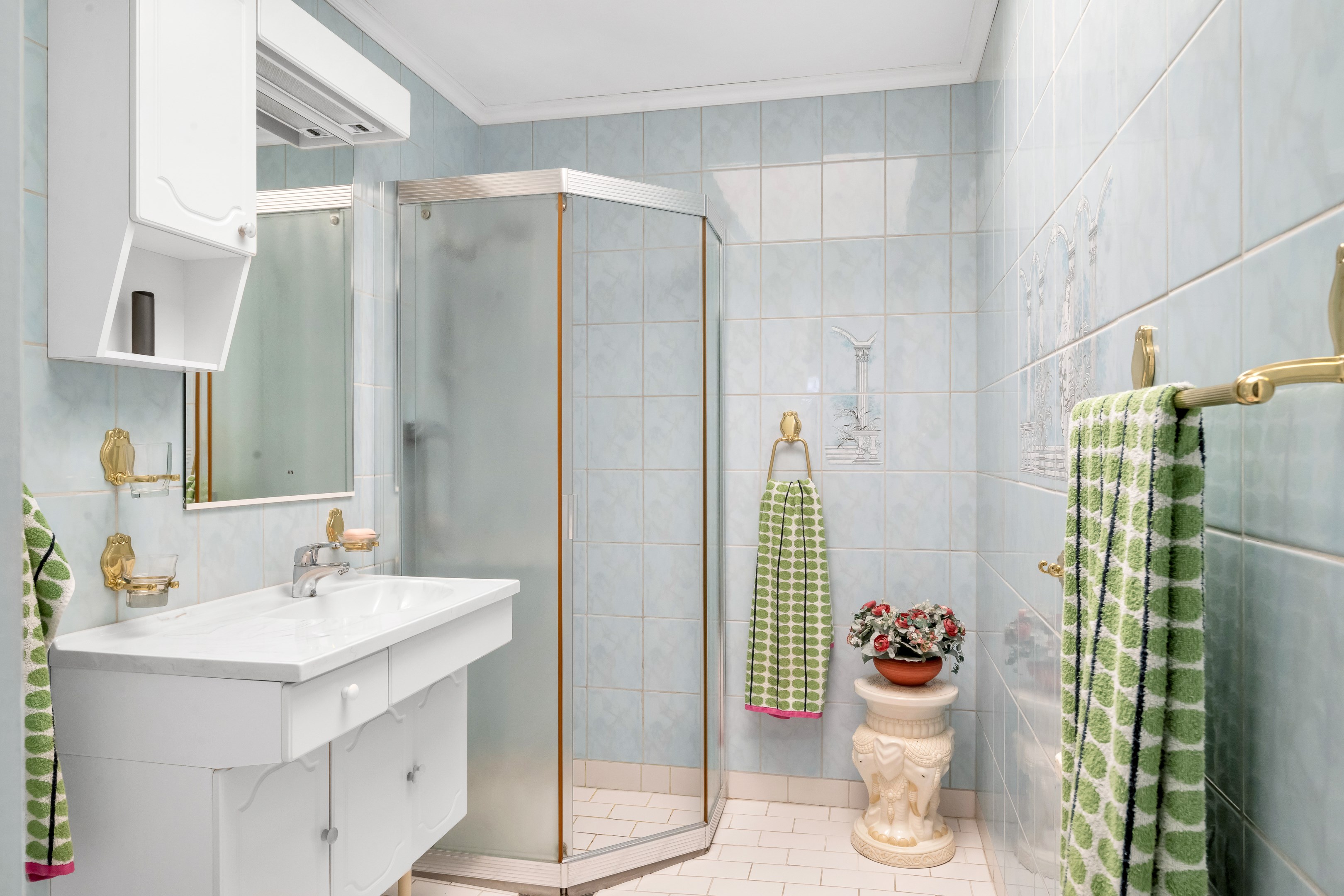 Bostadsbild från Ullsaxvägen 16, Såld i Valsätra, Uppsala