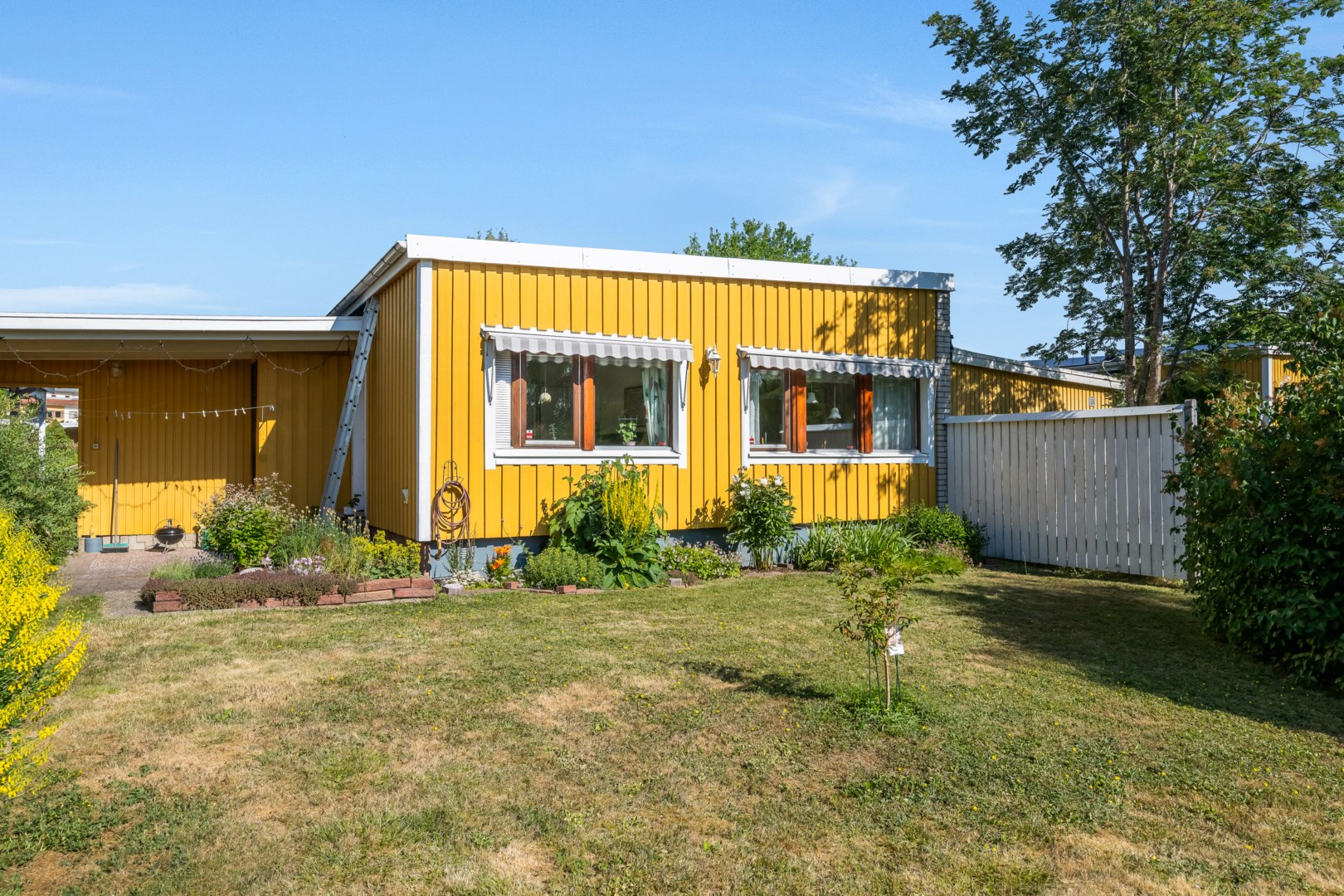 Bostadsbild från Ullsaxvägen 16, Såld i Valsätra, Uppsala