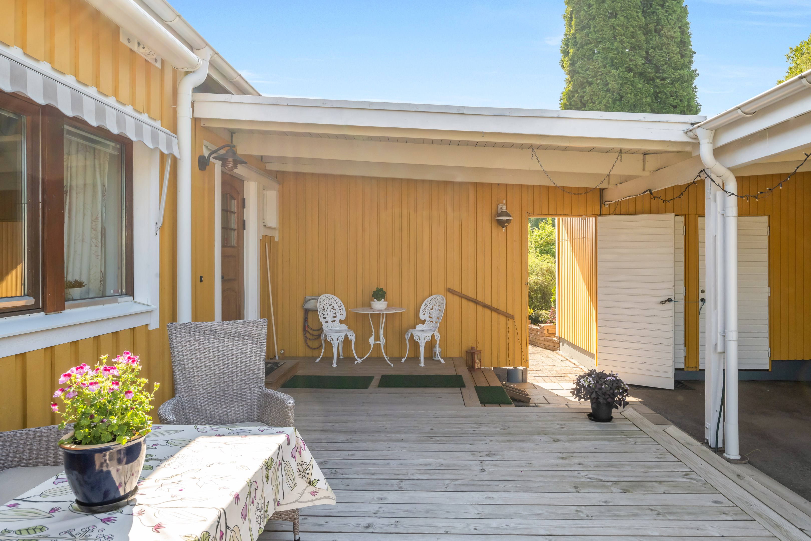 Bostadsbild från Ullsaxvägen 16, Såld i Valsätra, Uppsala