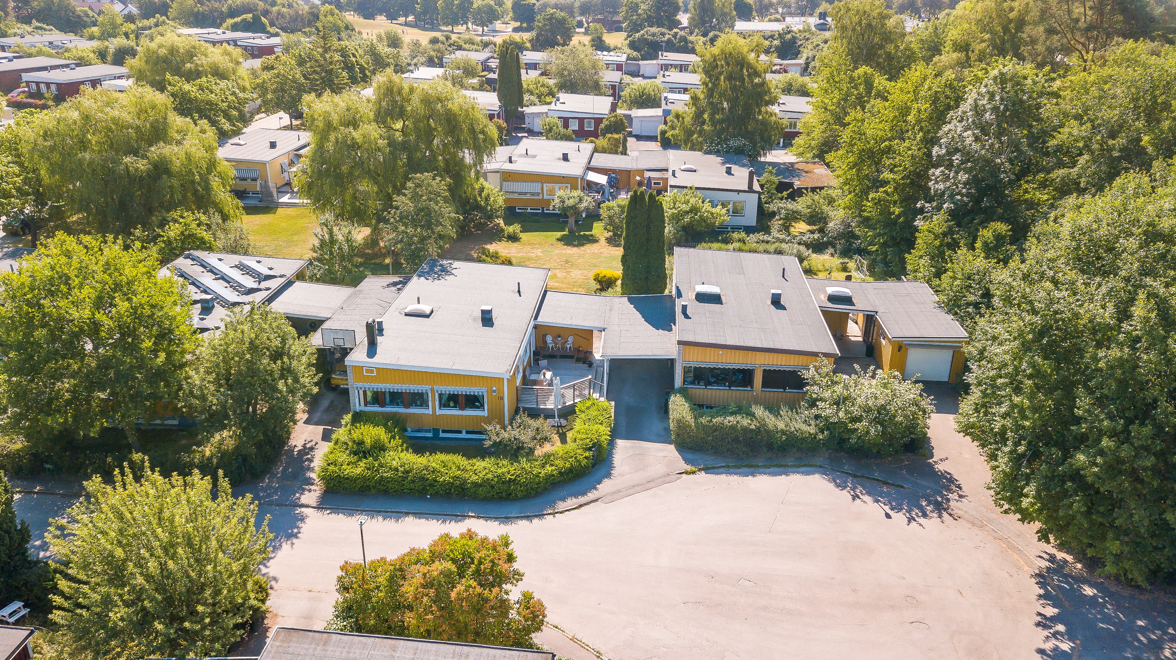 Bostadsbild från Ullsaxvägen 16, Såld i Valsätra, Uppsala