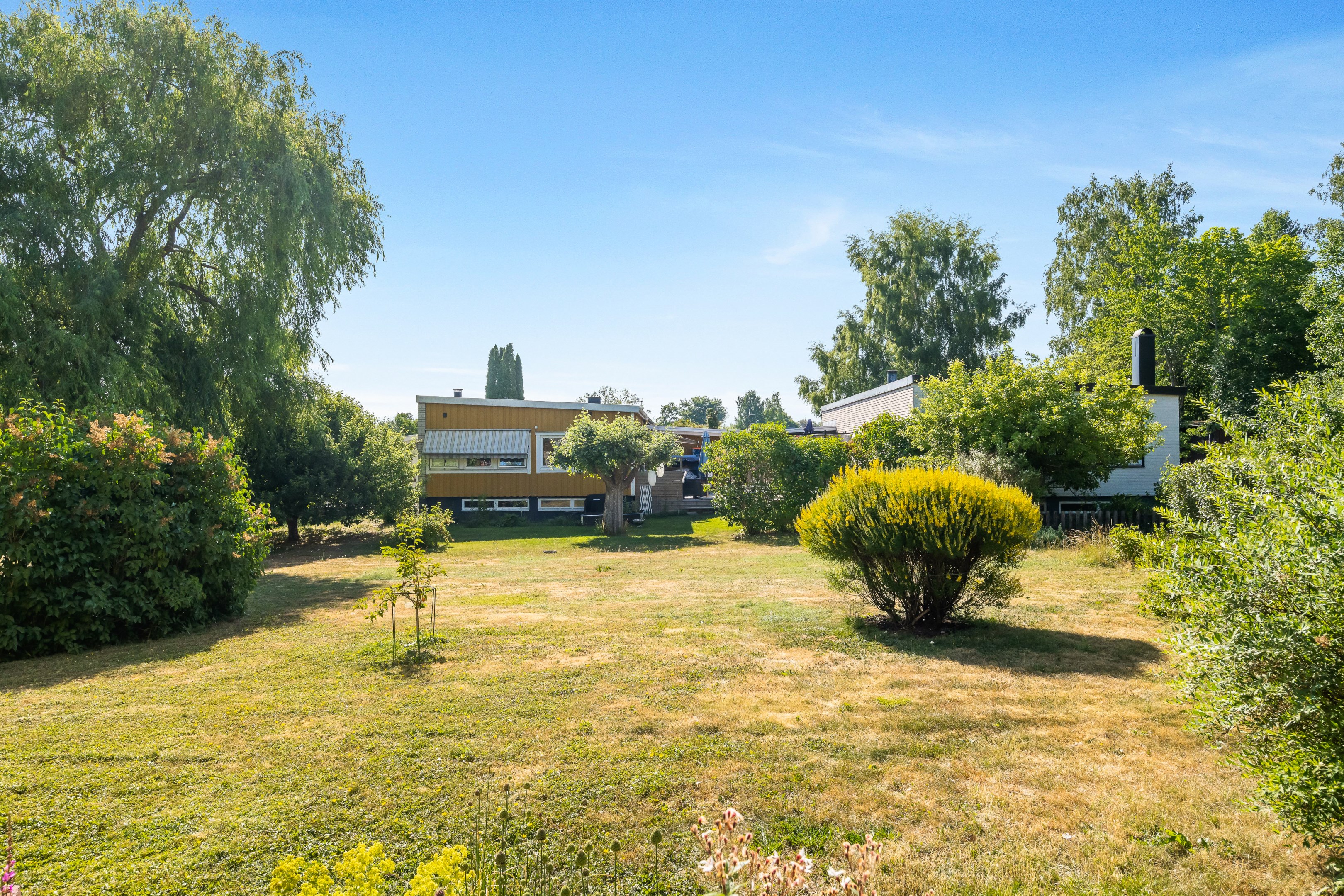 Bostadsbild från Ullsaxvägen 16, Såld i Valsätra, Uppsala