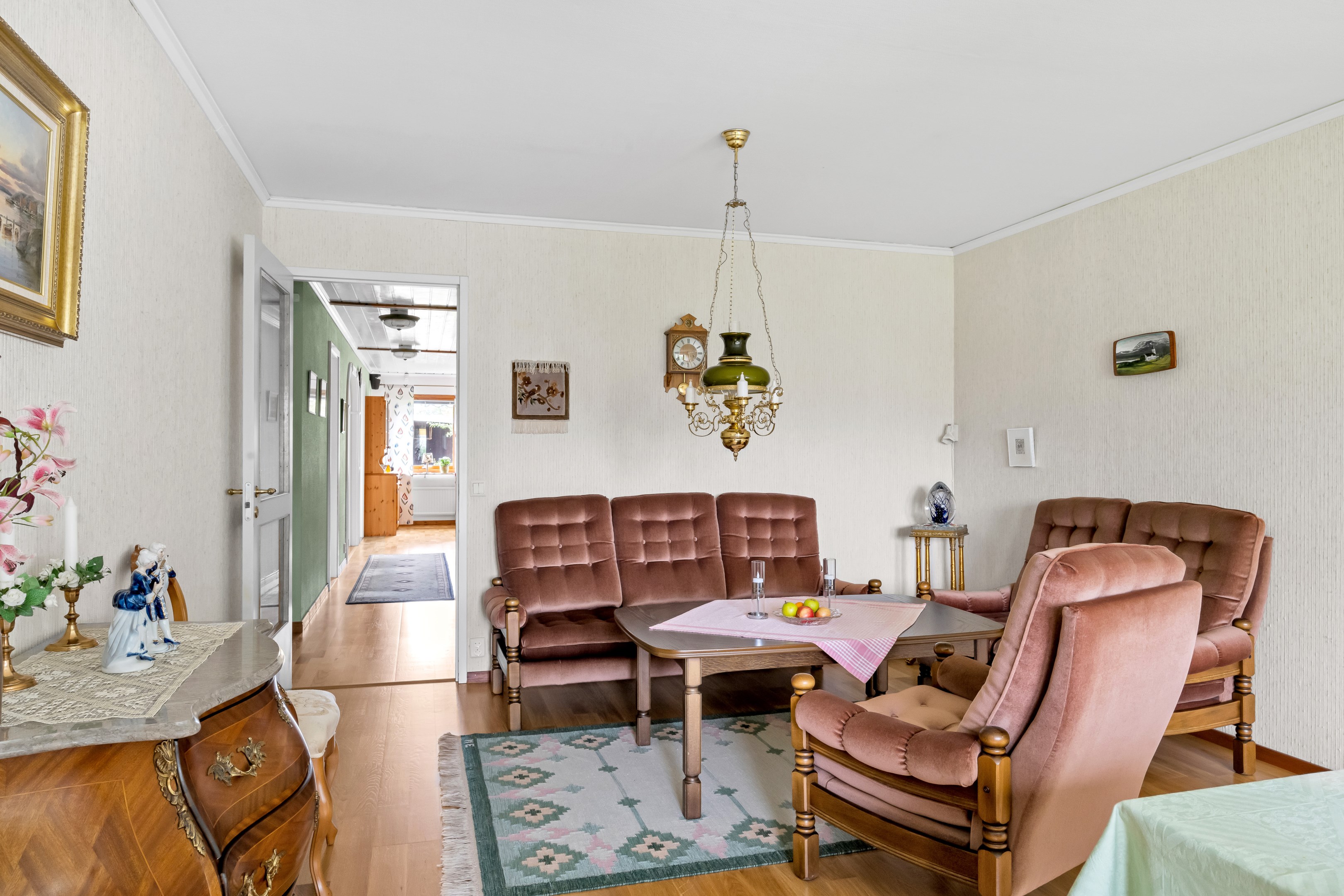 Bostadsbild från Ullsaxvägen 16, Såld i Valsätra, Uppsala