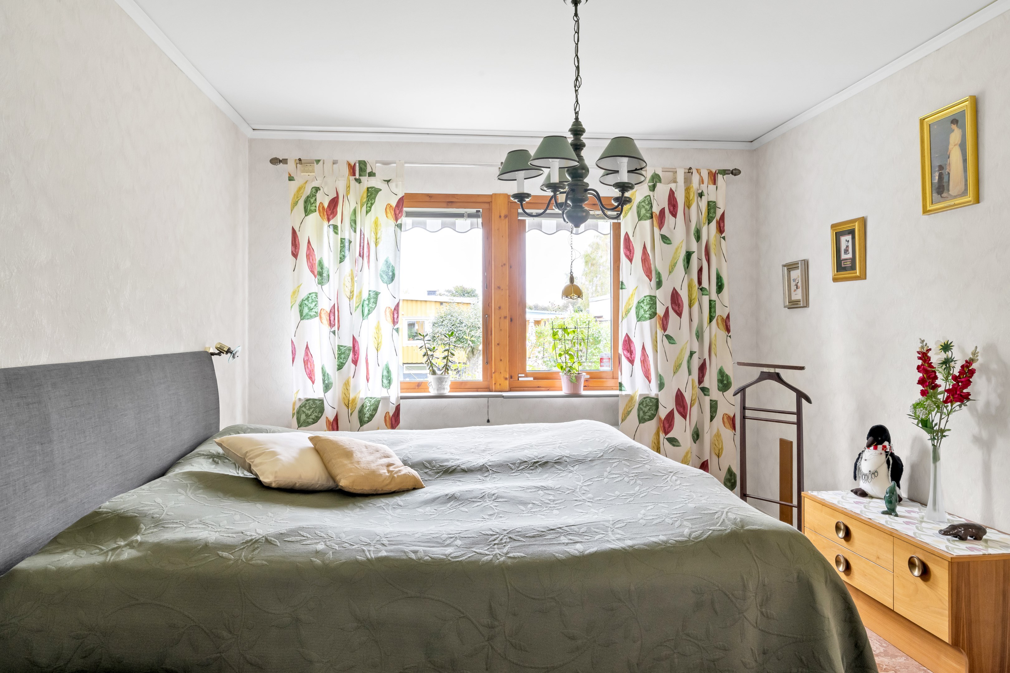 Bostadsbild från Ullsaxvägen 16, Såld i Valsätra, Uppsala