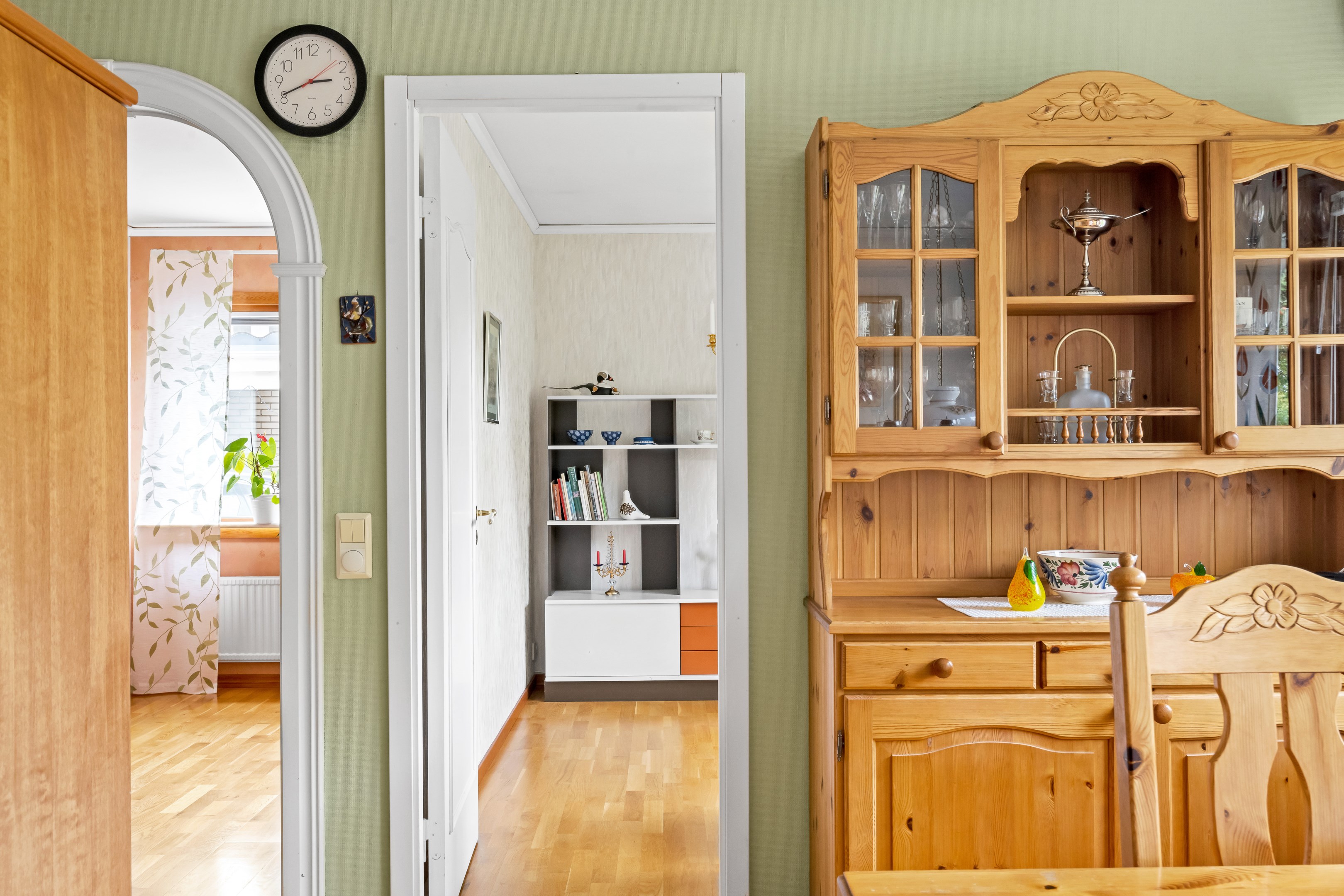 Bostadsbild från Ullsaxvägen 16, Såld i Valsätra, Uppsala