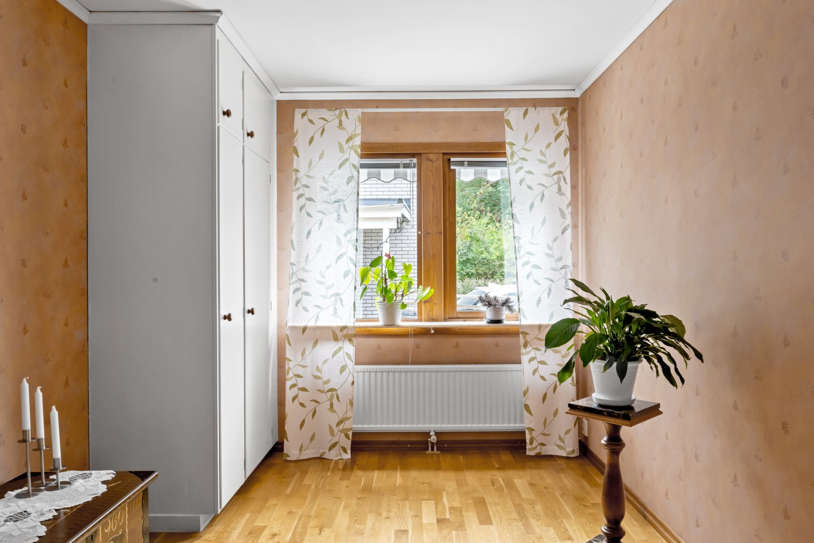 Bostadsbild från Ullsaxvägen 16, Såld i Valsätra, Uppsala