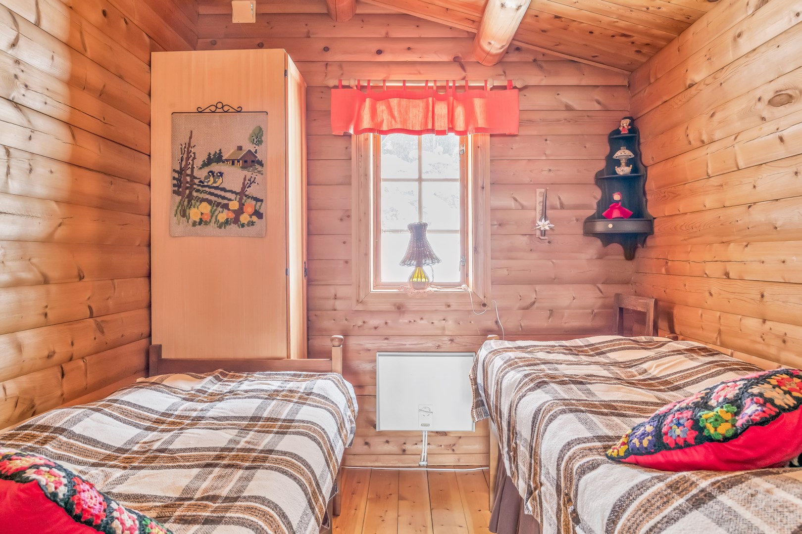 Bostadsbild från Lännalöt 12, Såld i Länna, Uppsala