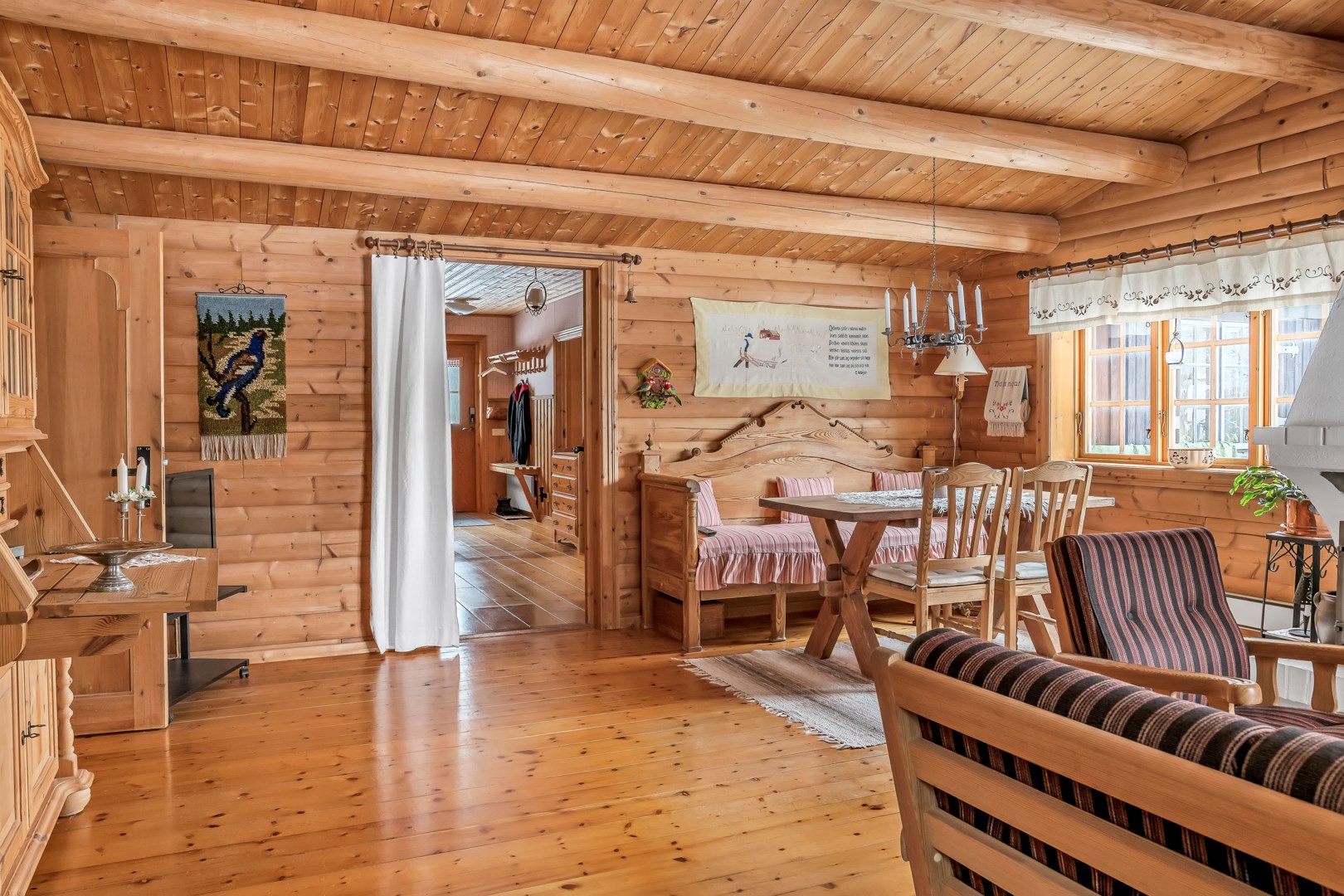 Bostadsbild från Lännalöt 12, Såld i Länna, Uppsala