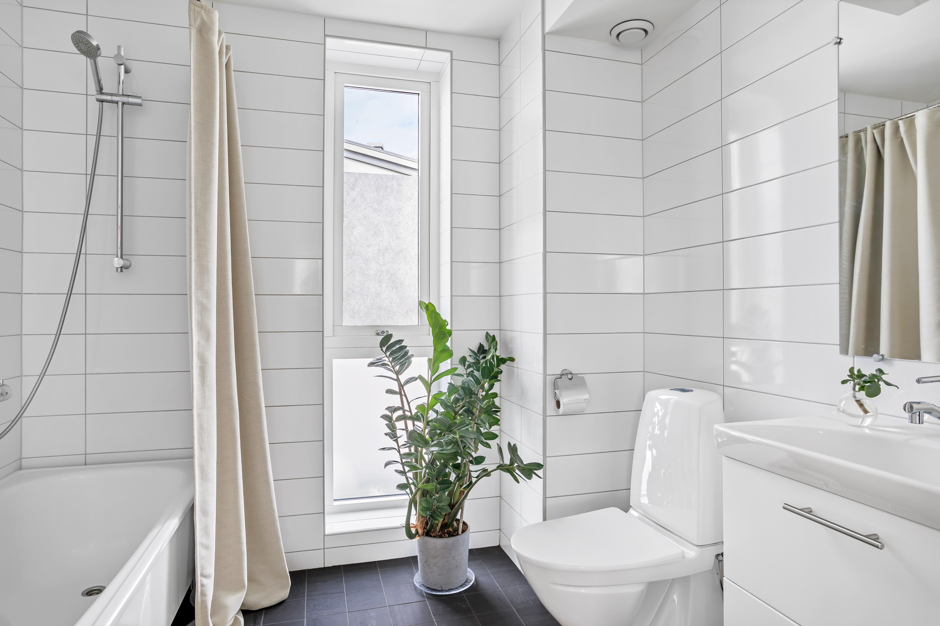 Bostadsbild från Rotetorpsvägen 13, Såld i Lindbacken, Uppsala